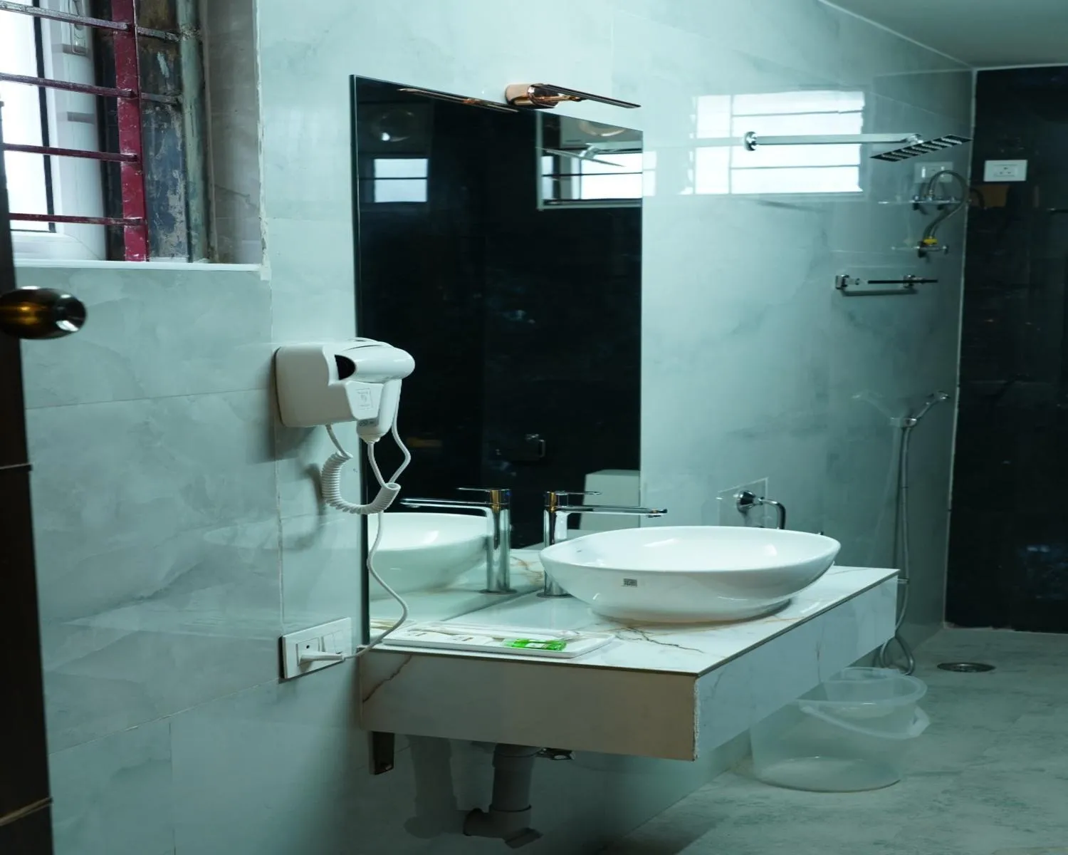 Shower in Winners Hill Resorts
