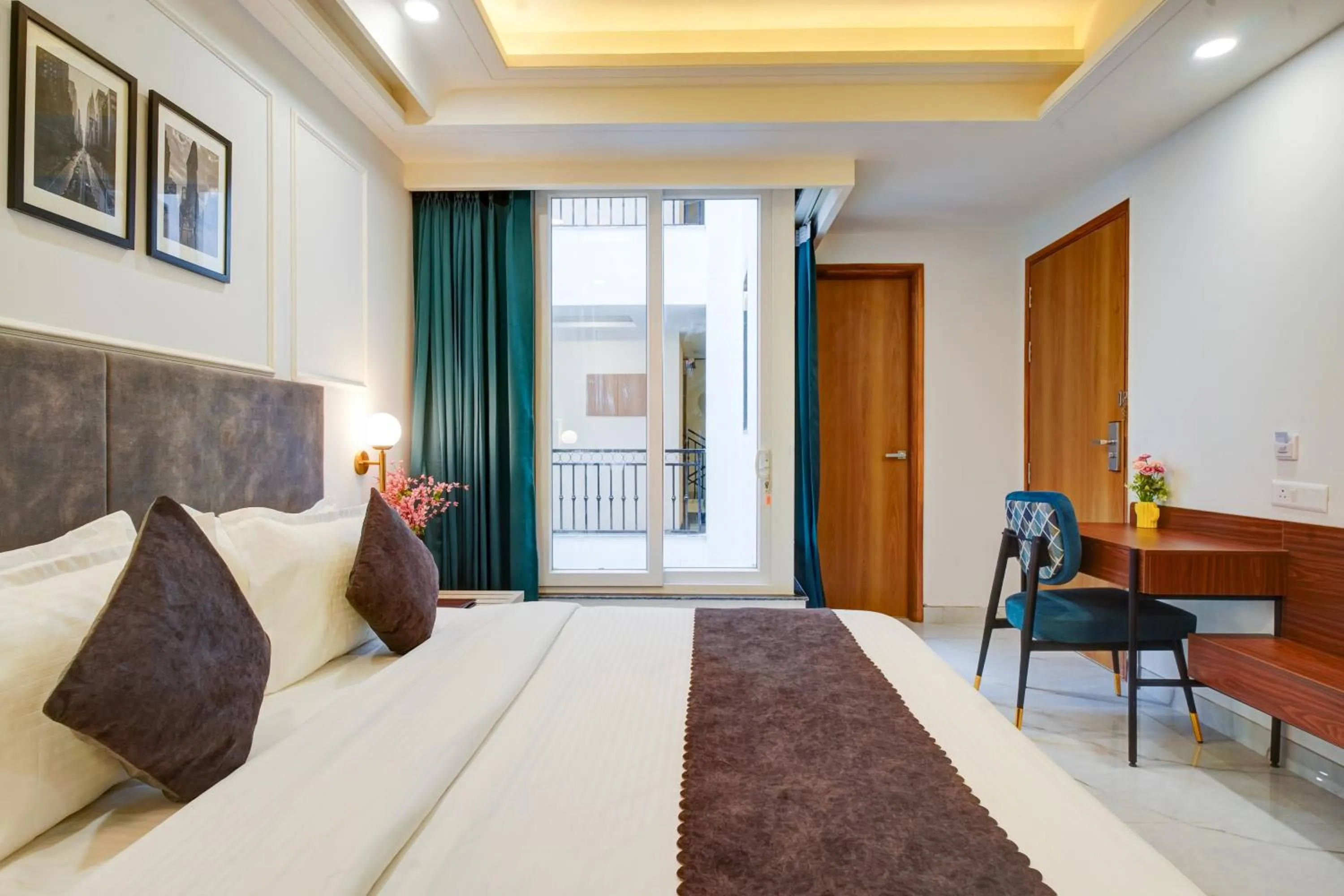 Bed in Saltstayz Premier - Arjun Marg