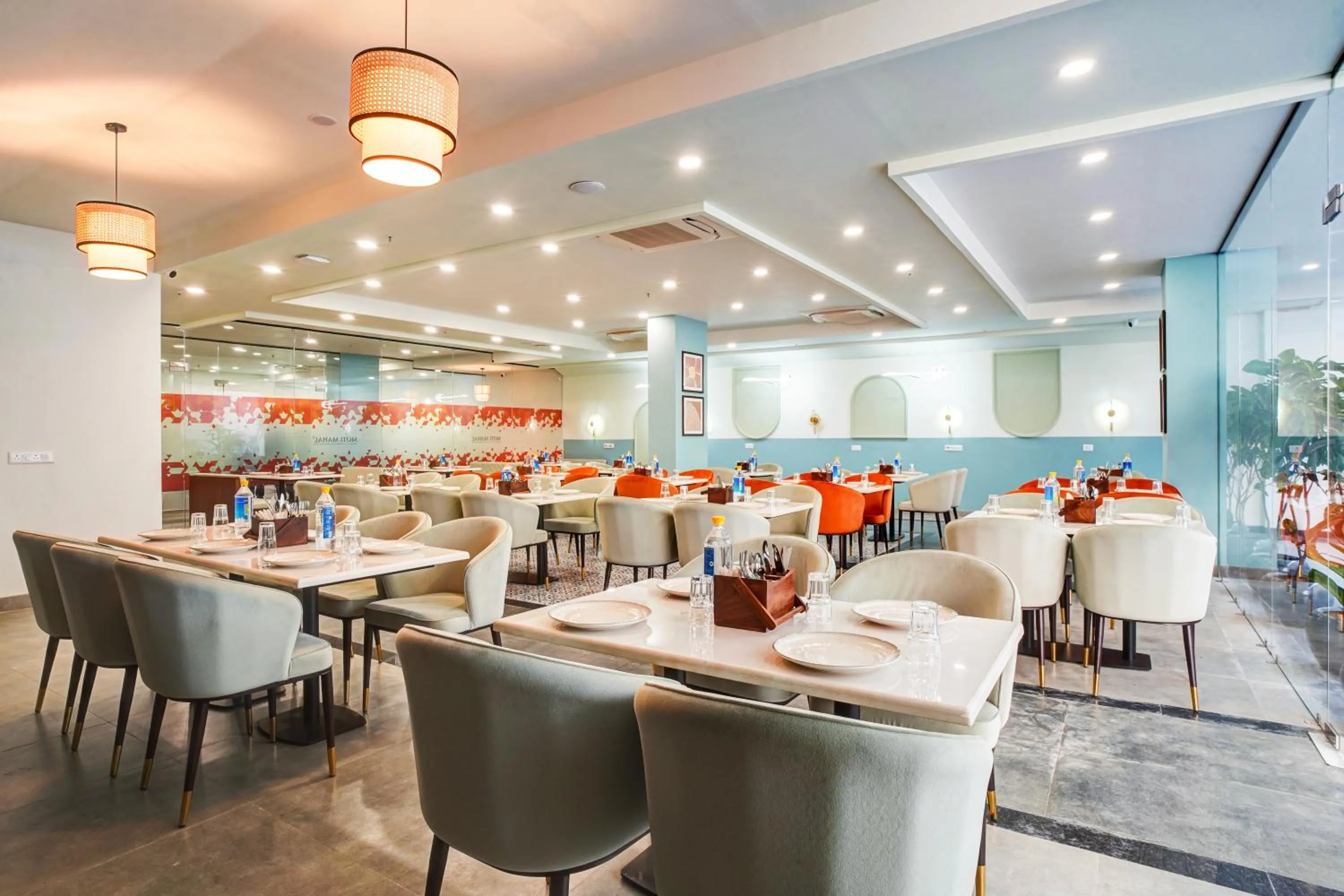 Restaurant/places to eat in Saltstayz Premier - Arjun Marg