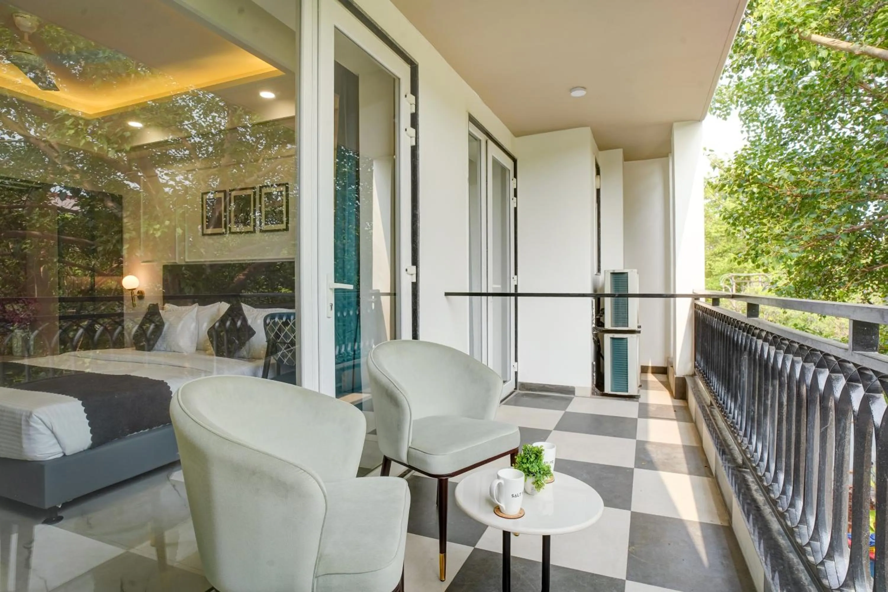 Day in Saltstayz Premier - Arjun Marg