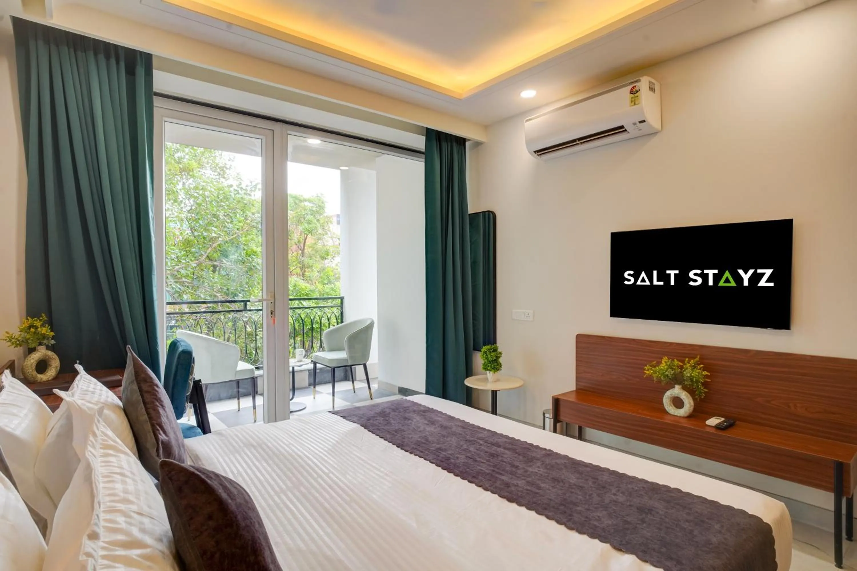 Bed in Saltstayz Premier - Arjun Marg
