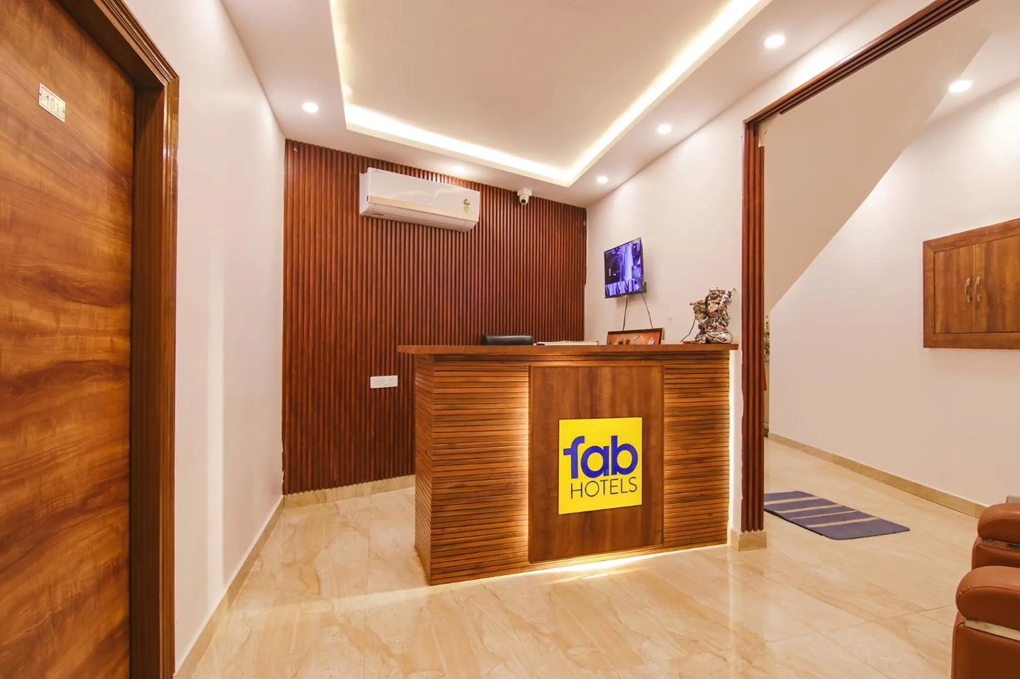 Lobby or reception in FabHotel Ambassador
