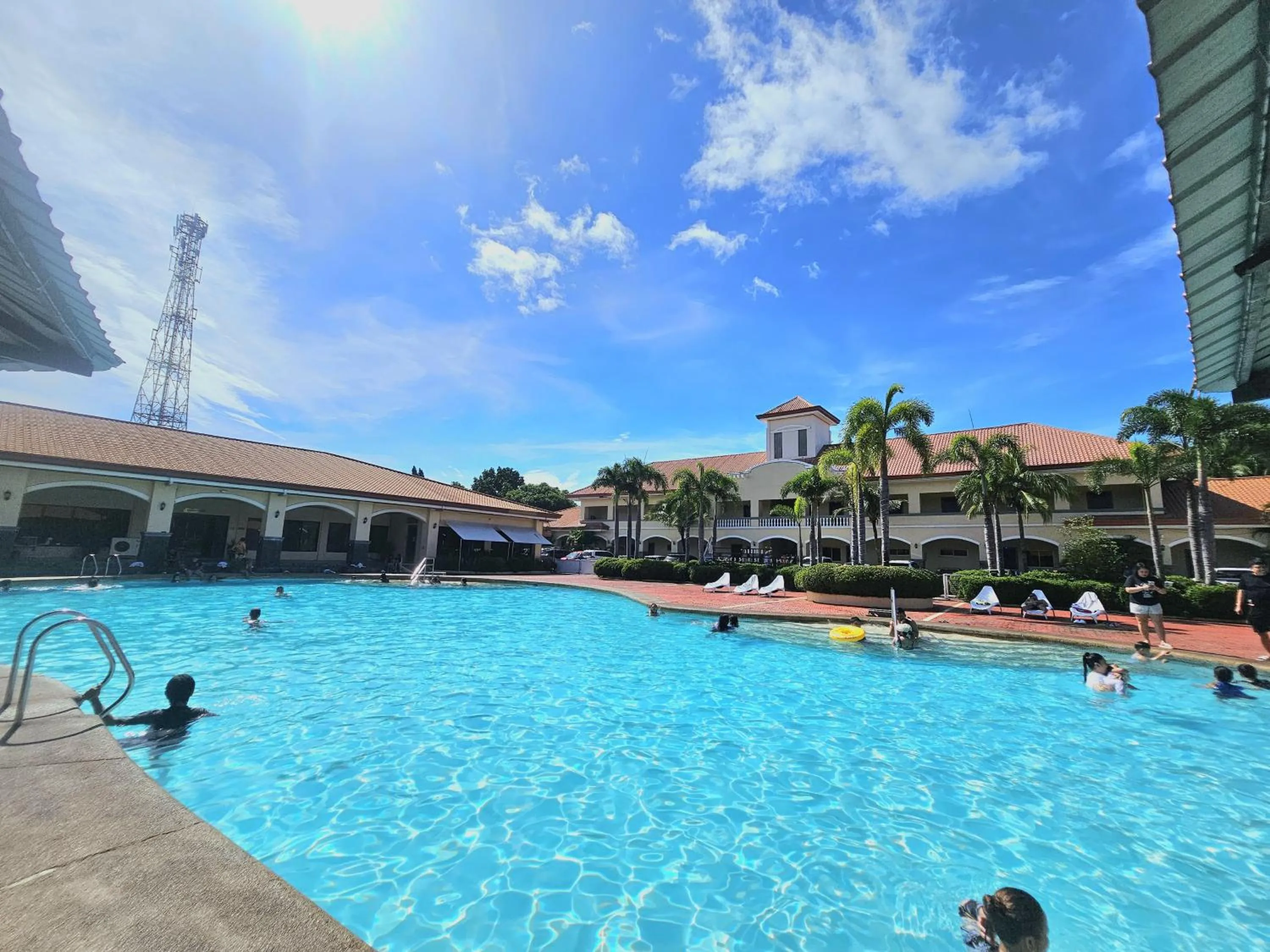 Swimming pool in Subic Waterfront View Resort