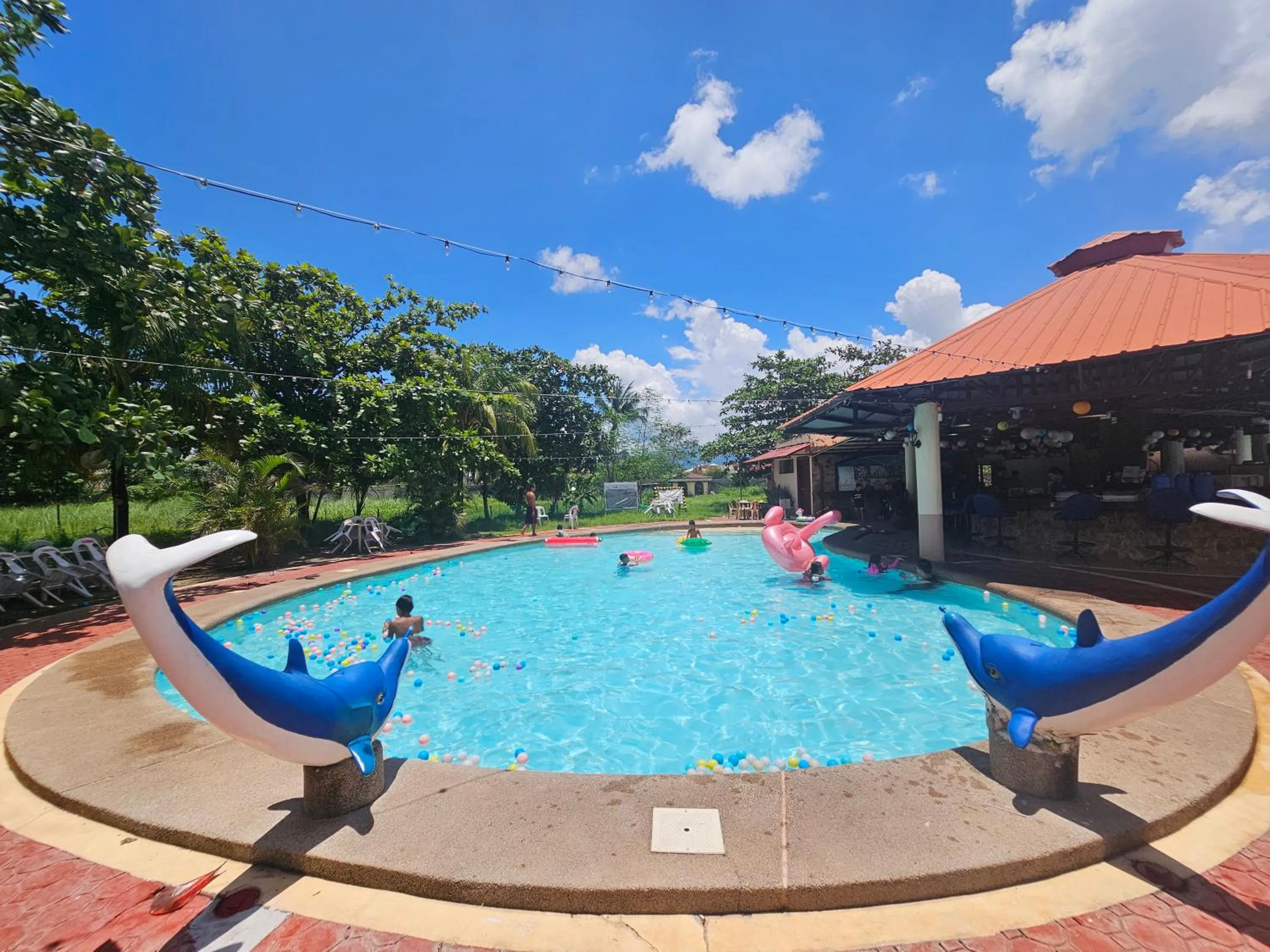 Swimming pool in Subic Waterfront View Resort