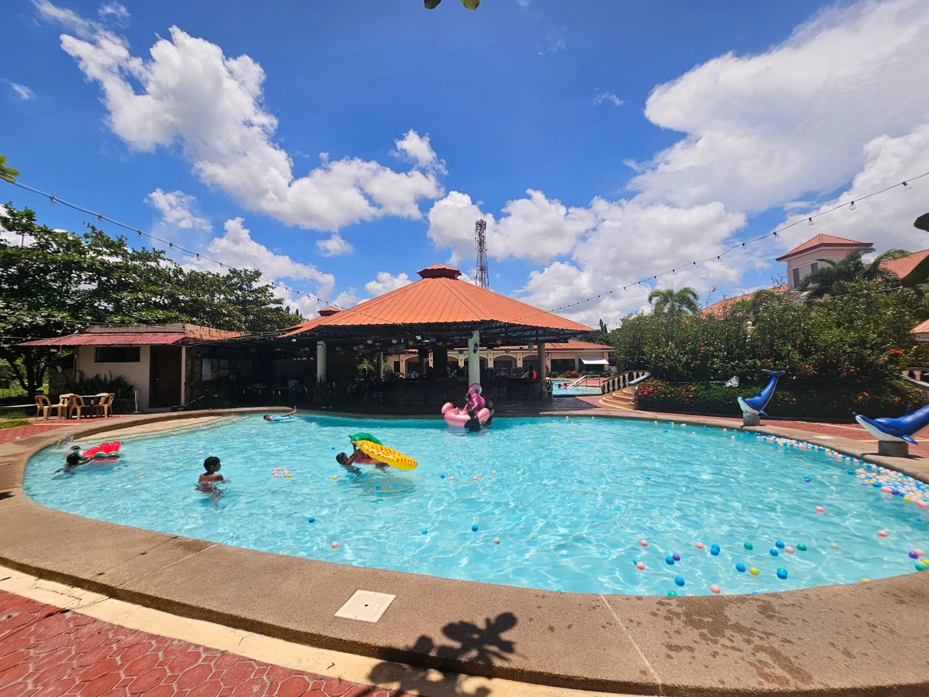 Swimming pool in Subic Waterfront View Resort