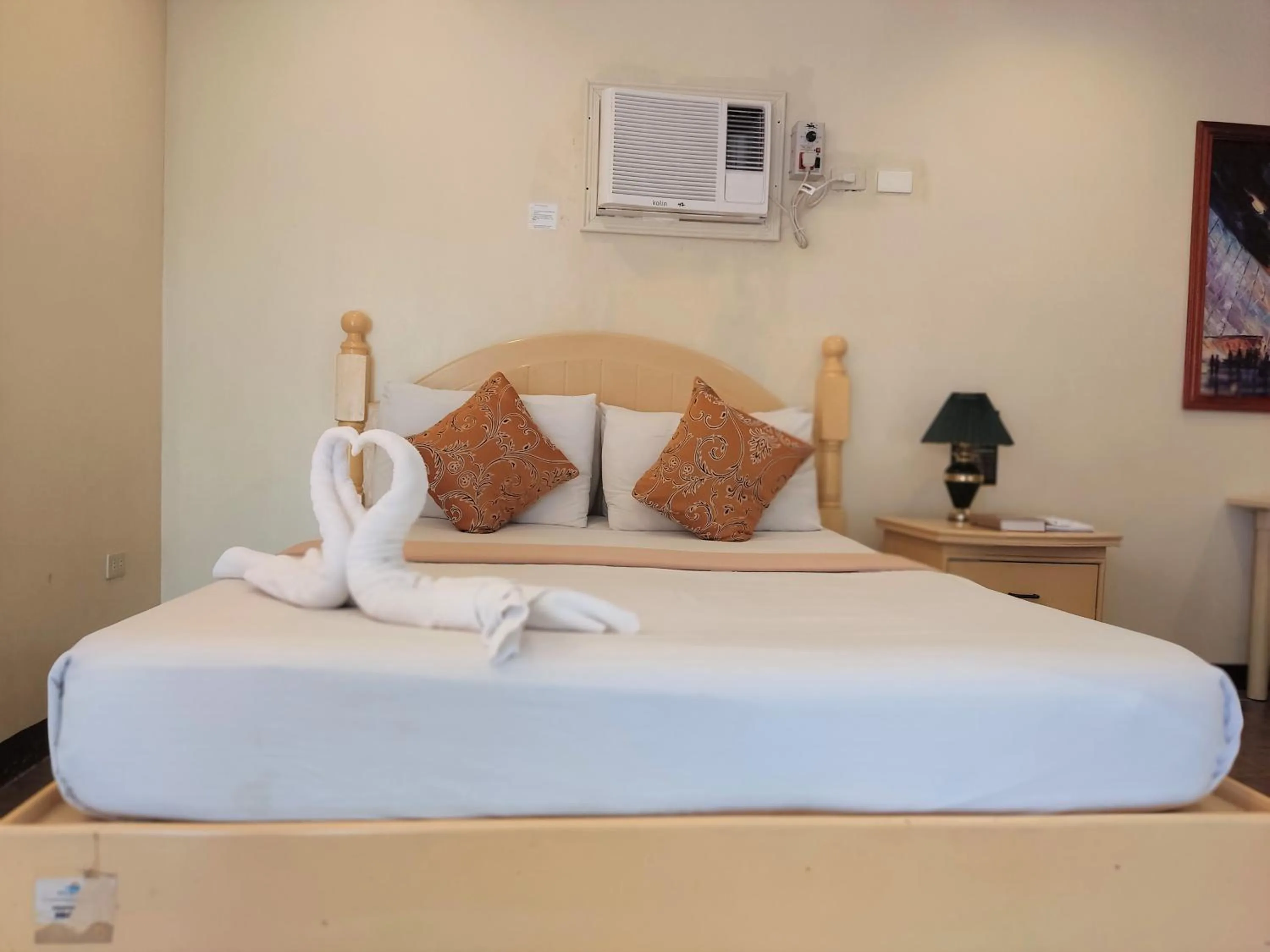 Bedroom, Bed in Subic Waterfront View Resort