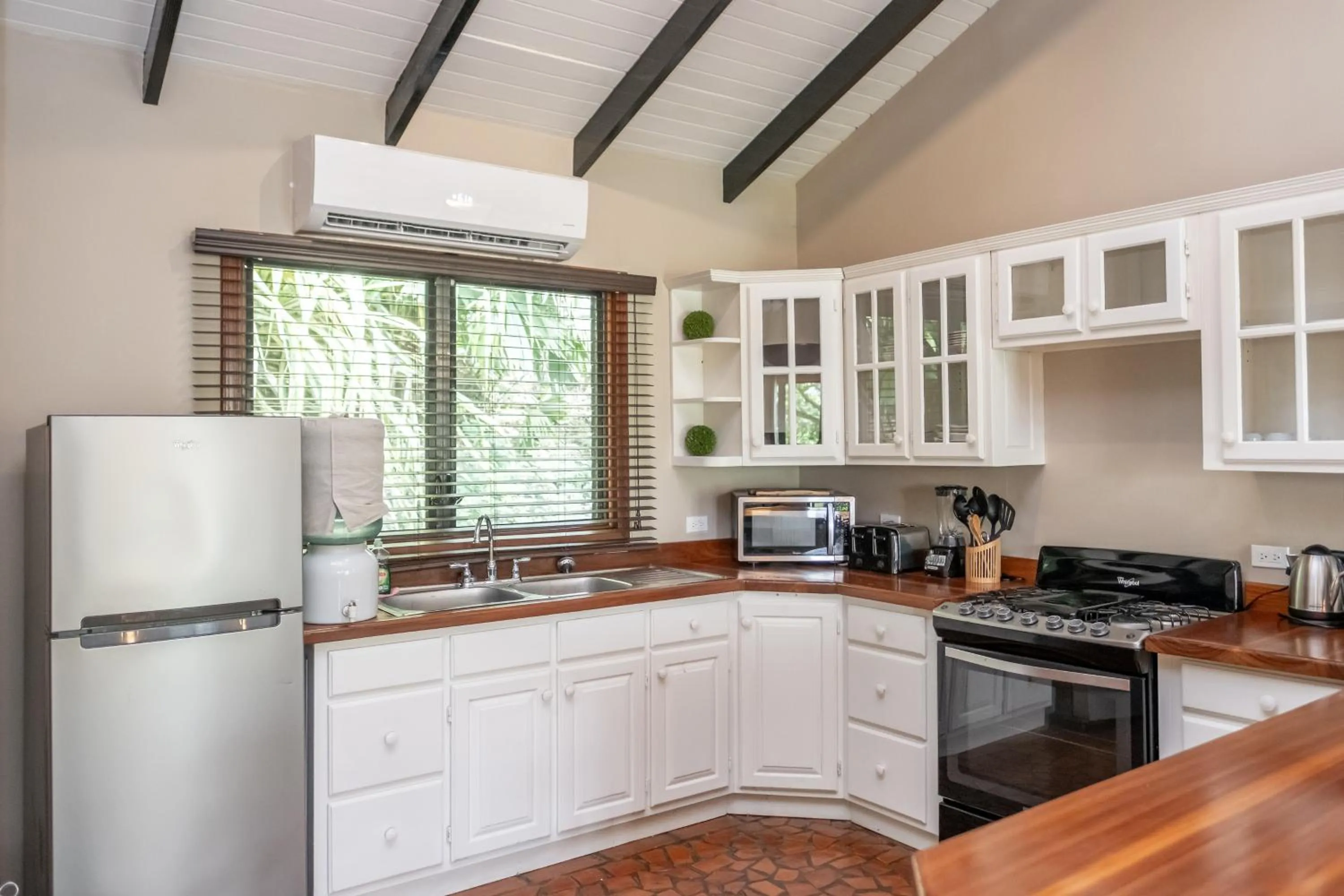 Coffee/tea facilities in Copal Tree Lodge a Muy'Ono Resort