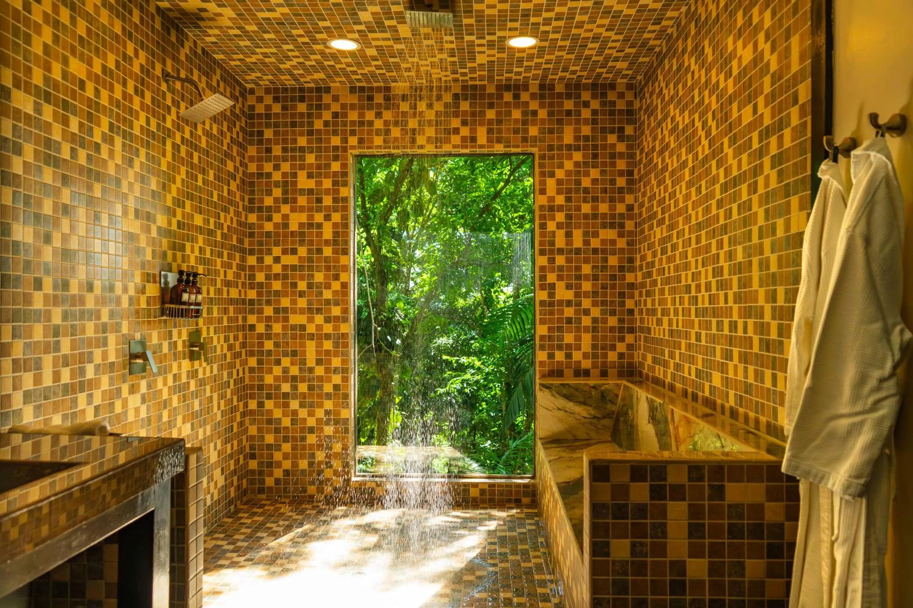 Bathroom in Copal Tree Lodge a Muy'Ono Resort