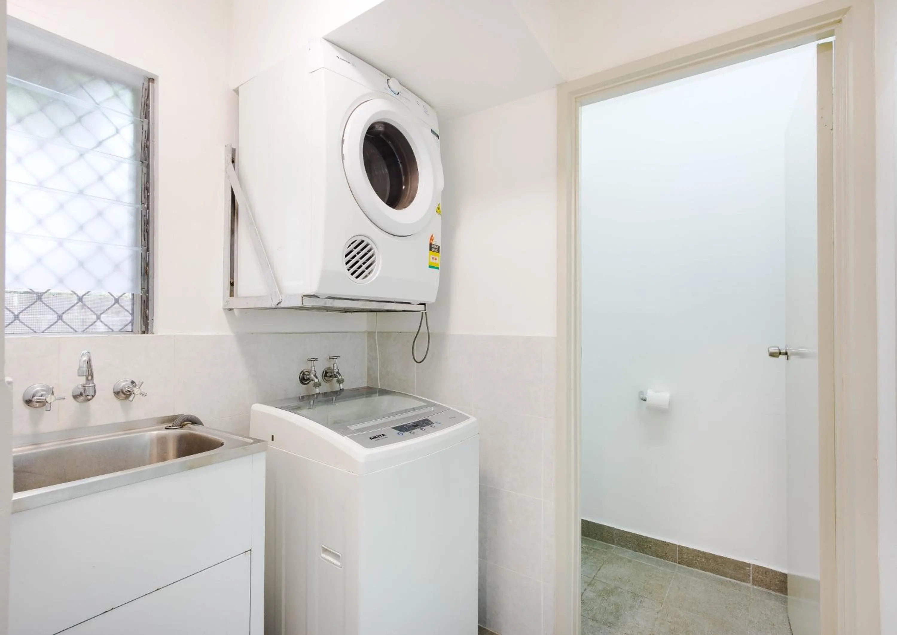 washing machine in Citi Serviced Apartments - Gaba Place