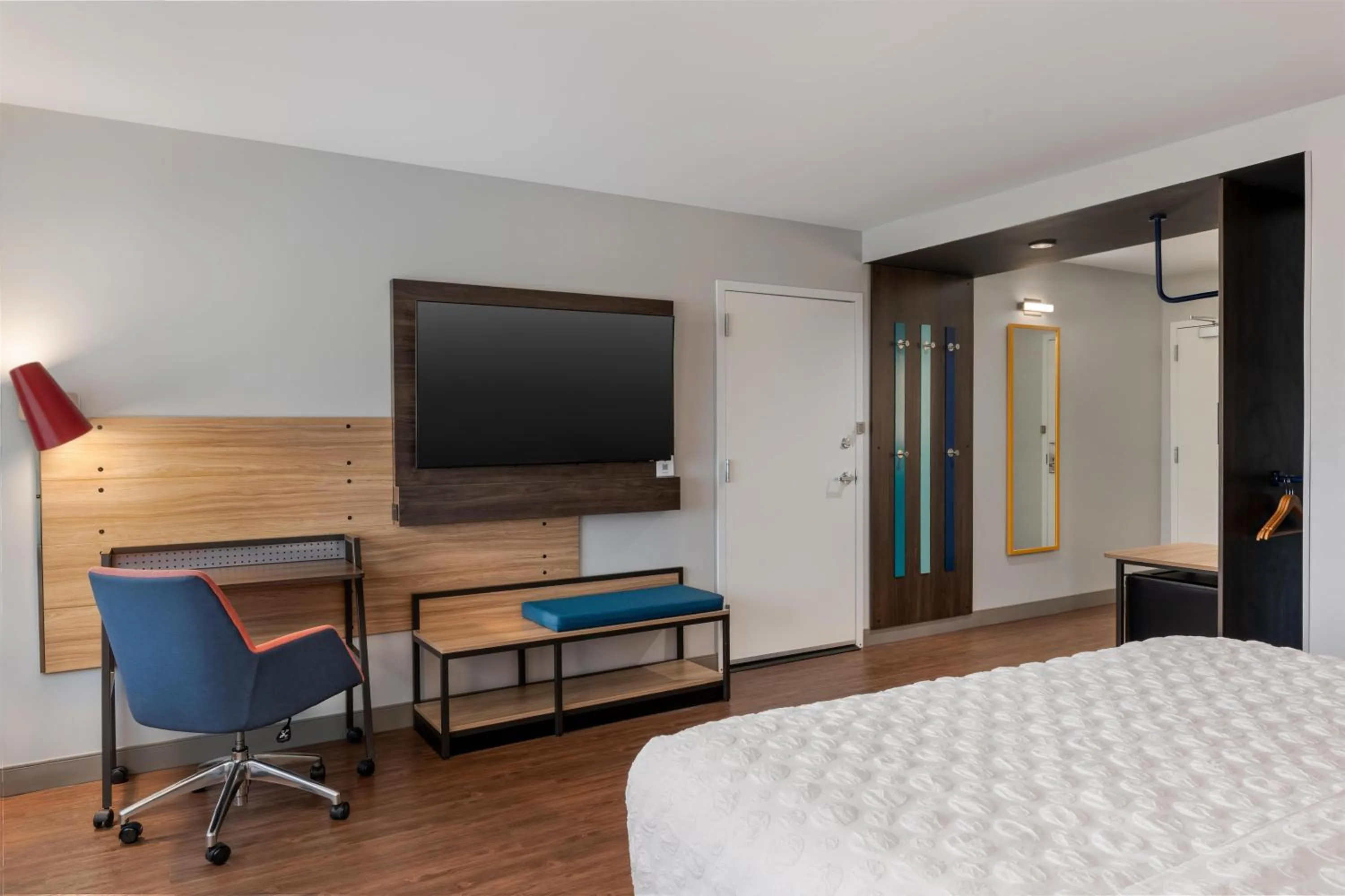 Bedroom, Bed in Tru By Hilton Battle Creek