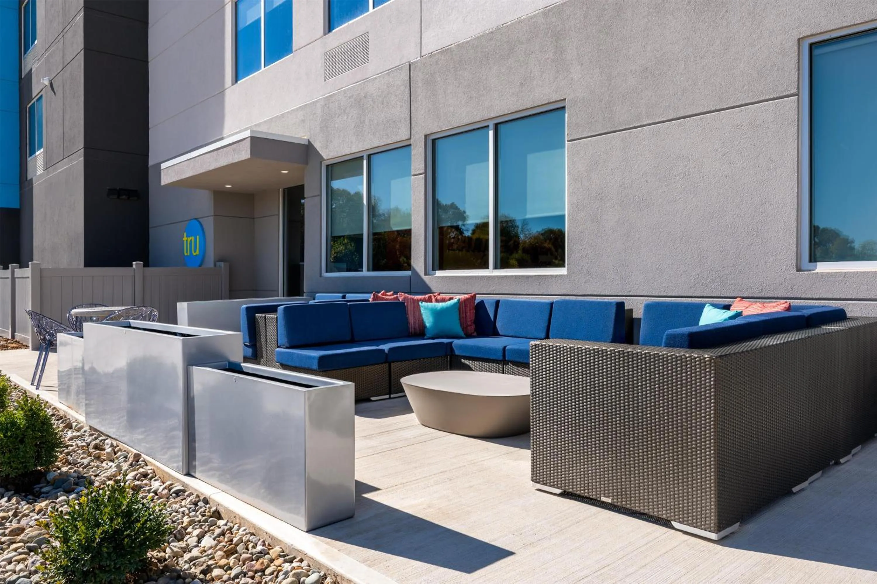 Patio in Tru By Hilton Battle Creek