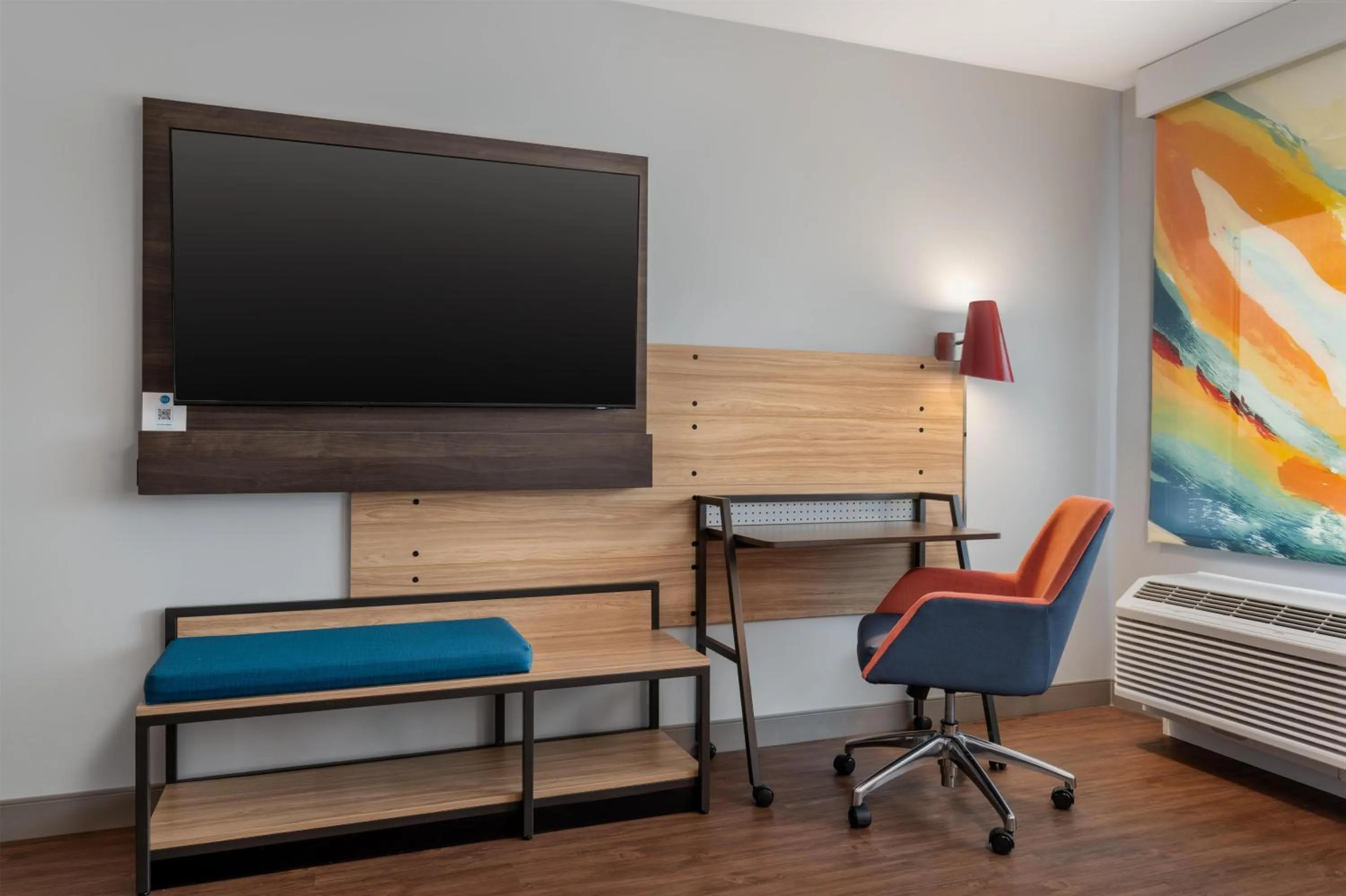 Bedroom in Tru By Hilton Battle Creek