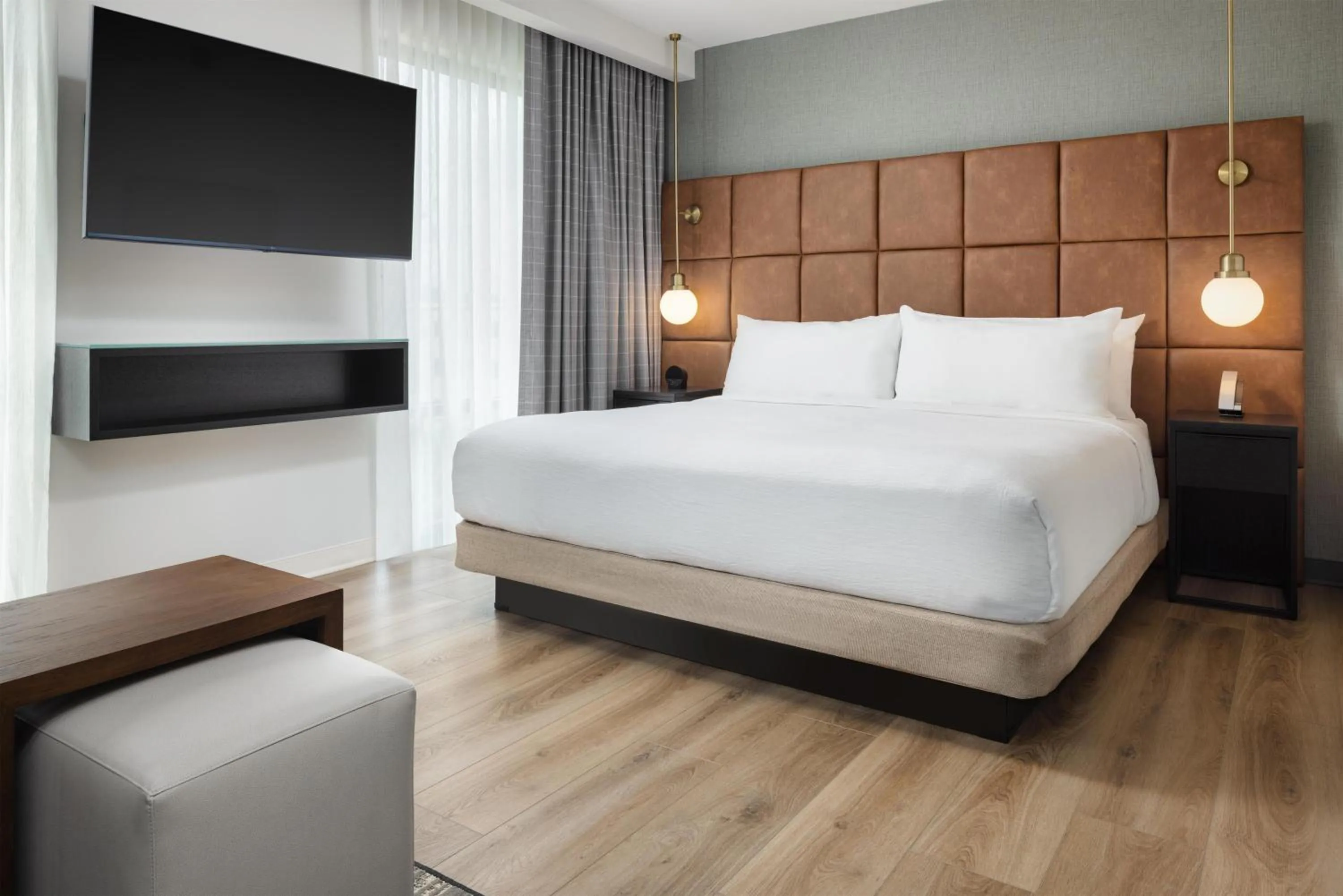 Bed in Embassy Suites By Hilton Chattanooga Downtown