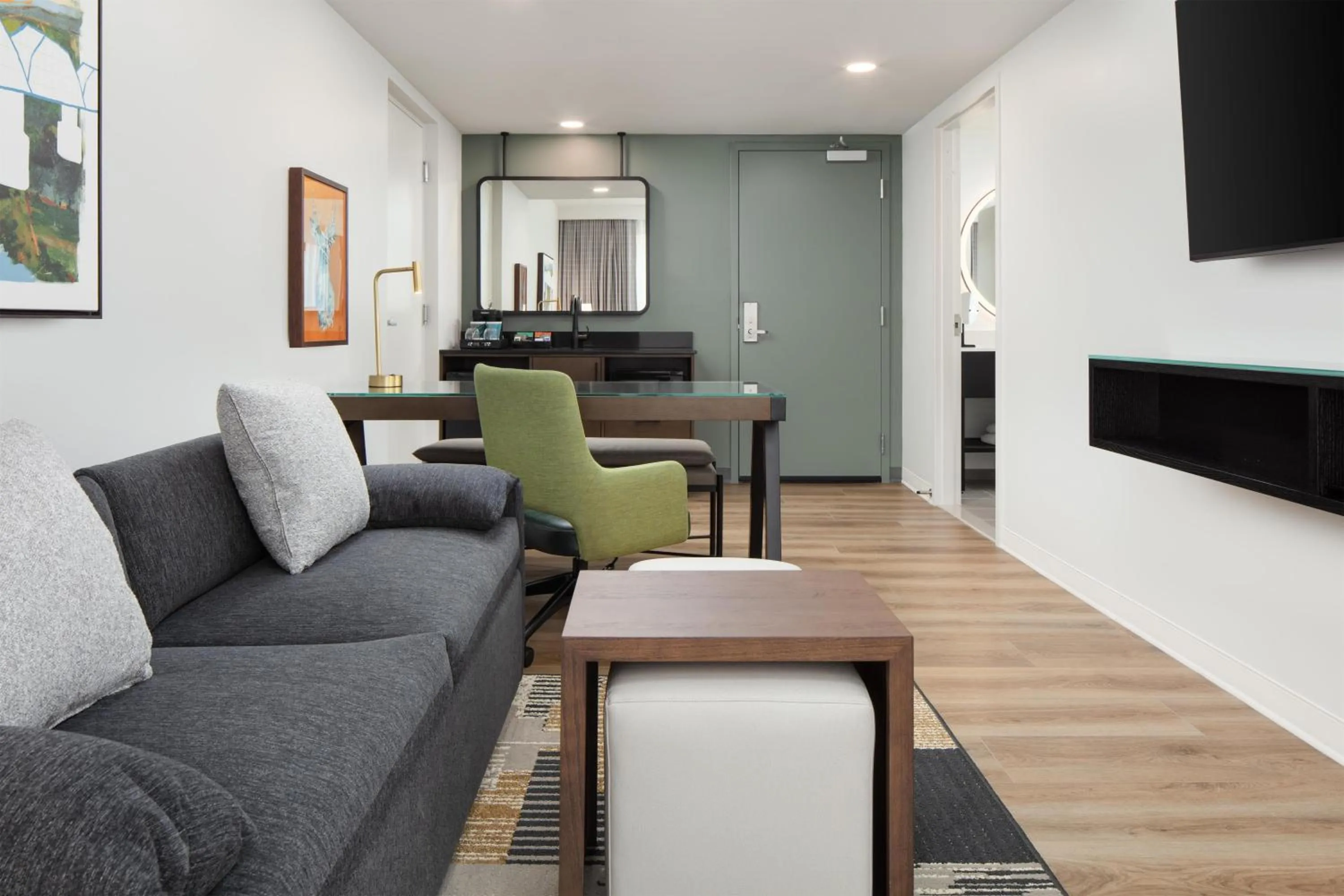 Living room in Embassy Suites By Hilton Chattanooga Downtown