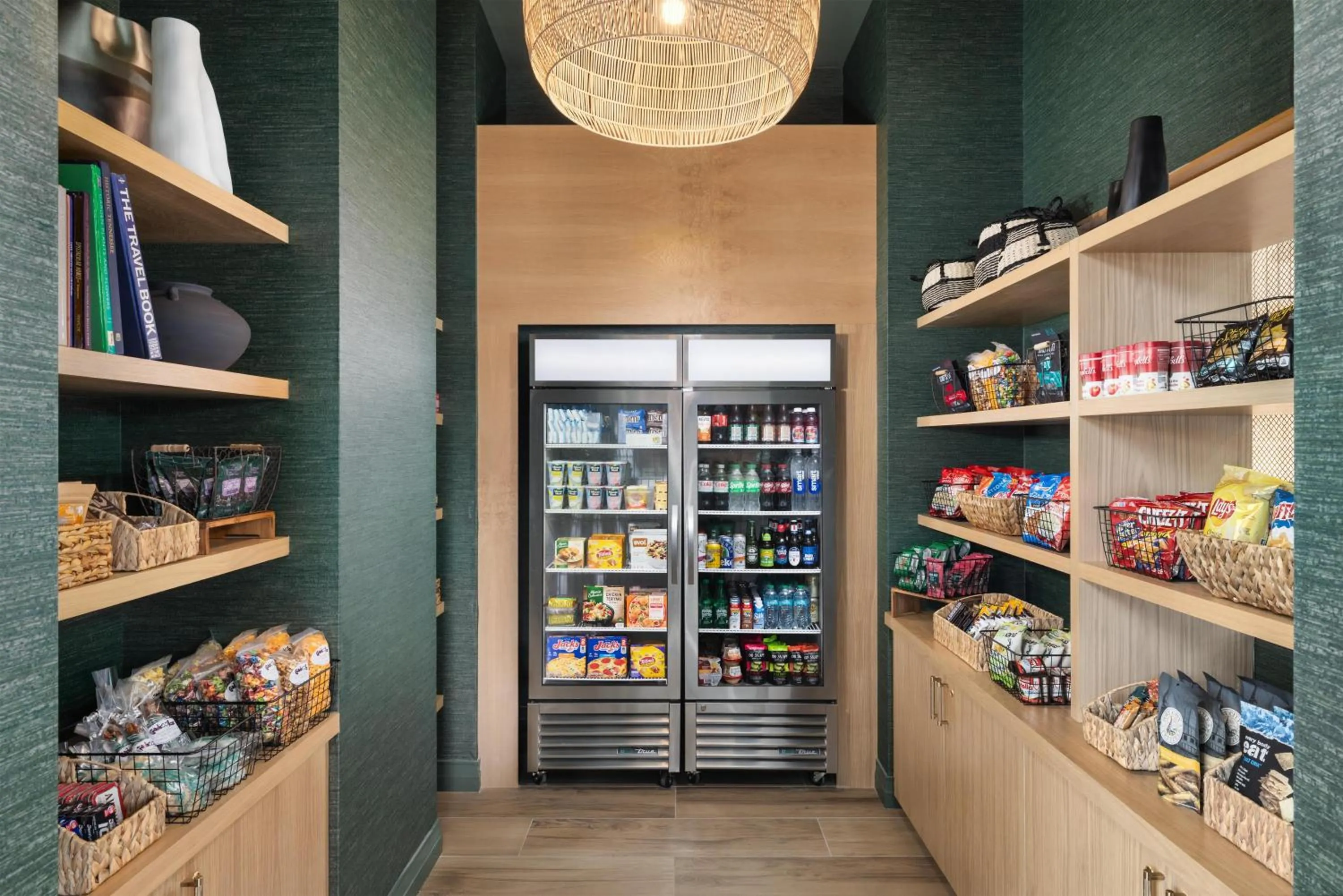 Restaurant/places to eat in Embassy Suites By Hilton Chattanooga Downtown