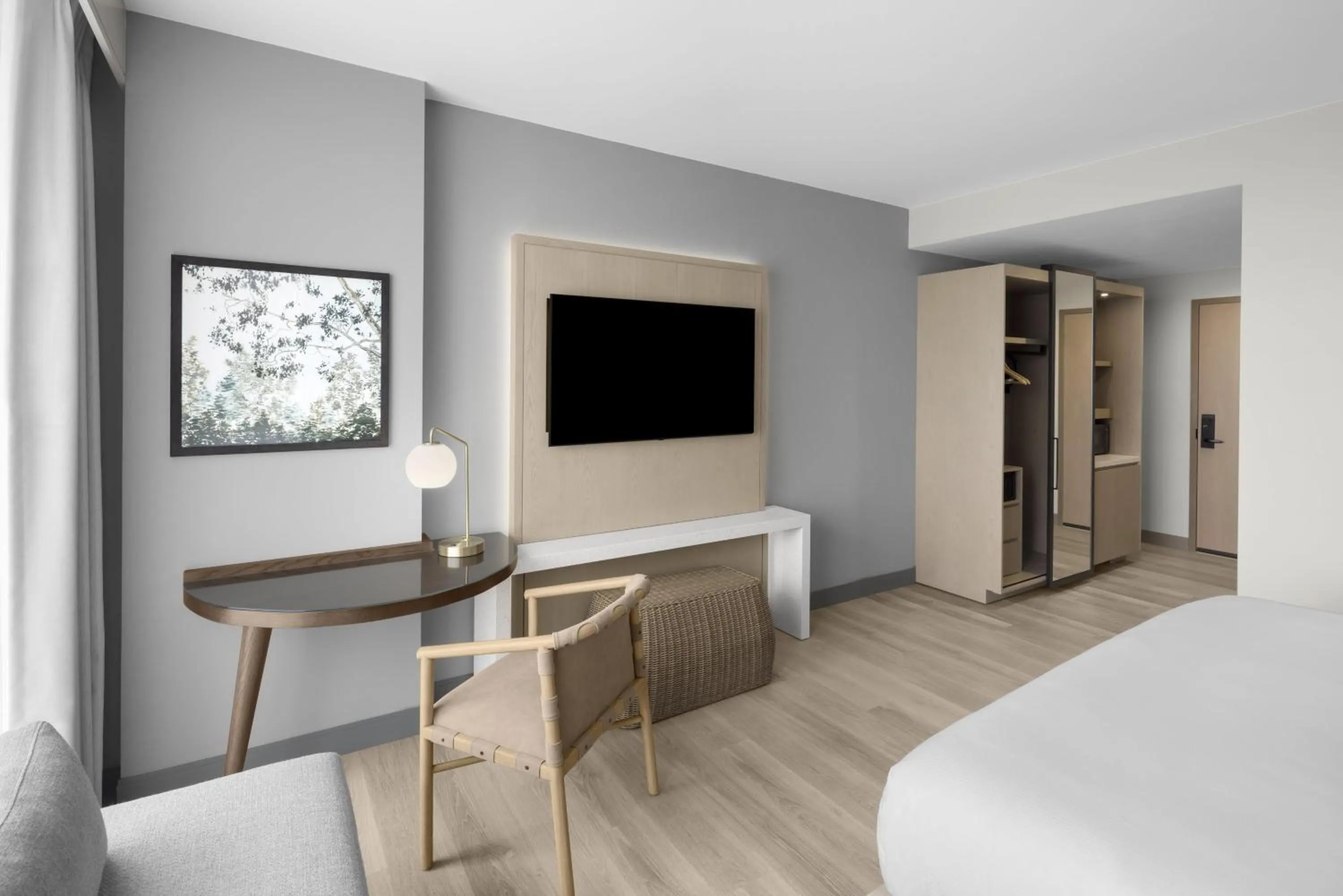 Bedroom, Bed in Hilton Jacksonville At Mayo Clinic