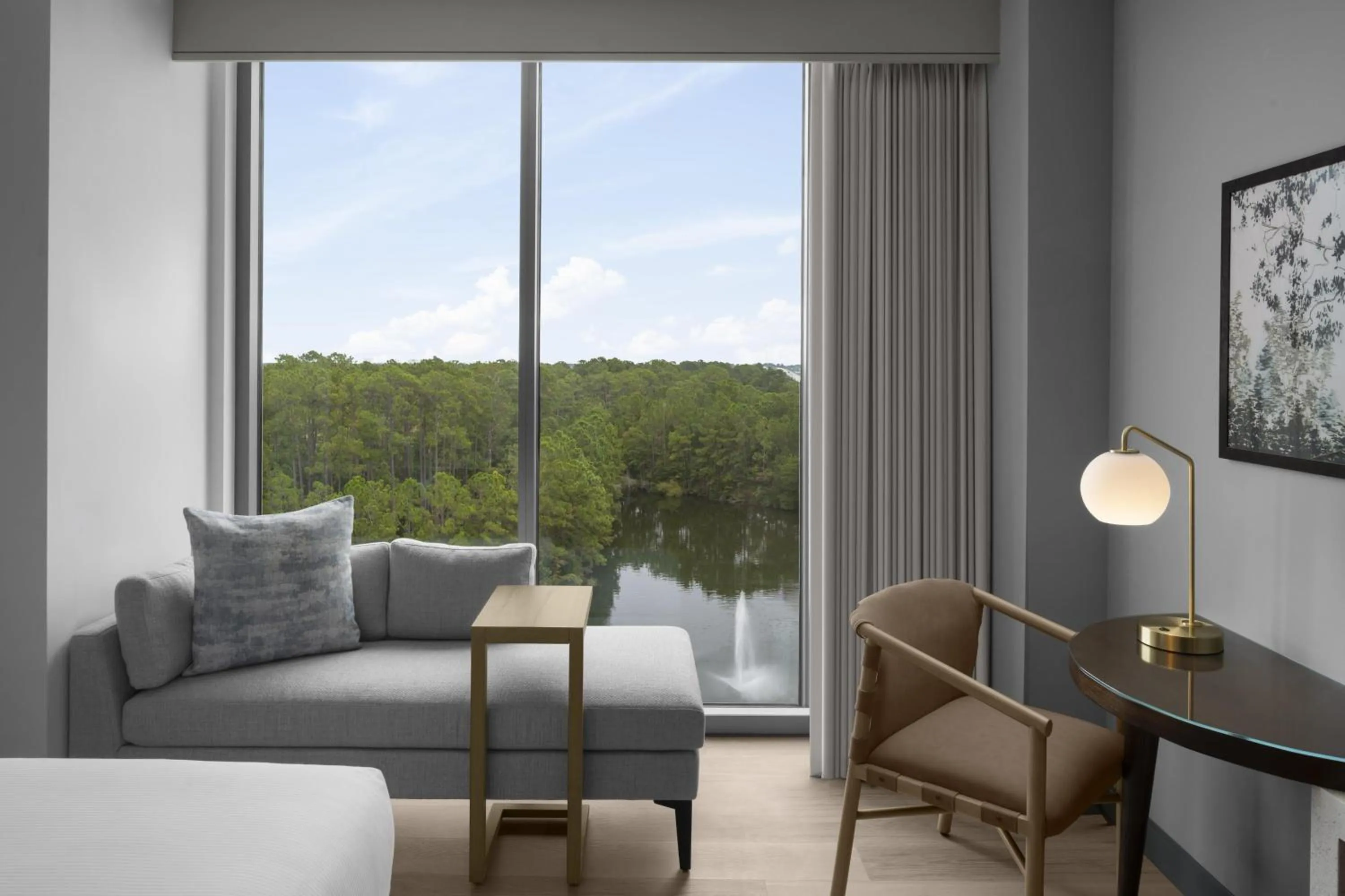 Living room in Hilton Jacksonville At Mayo Clinic