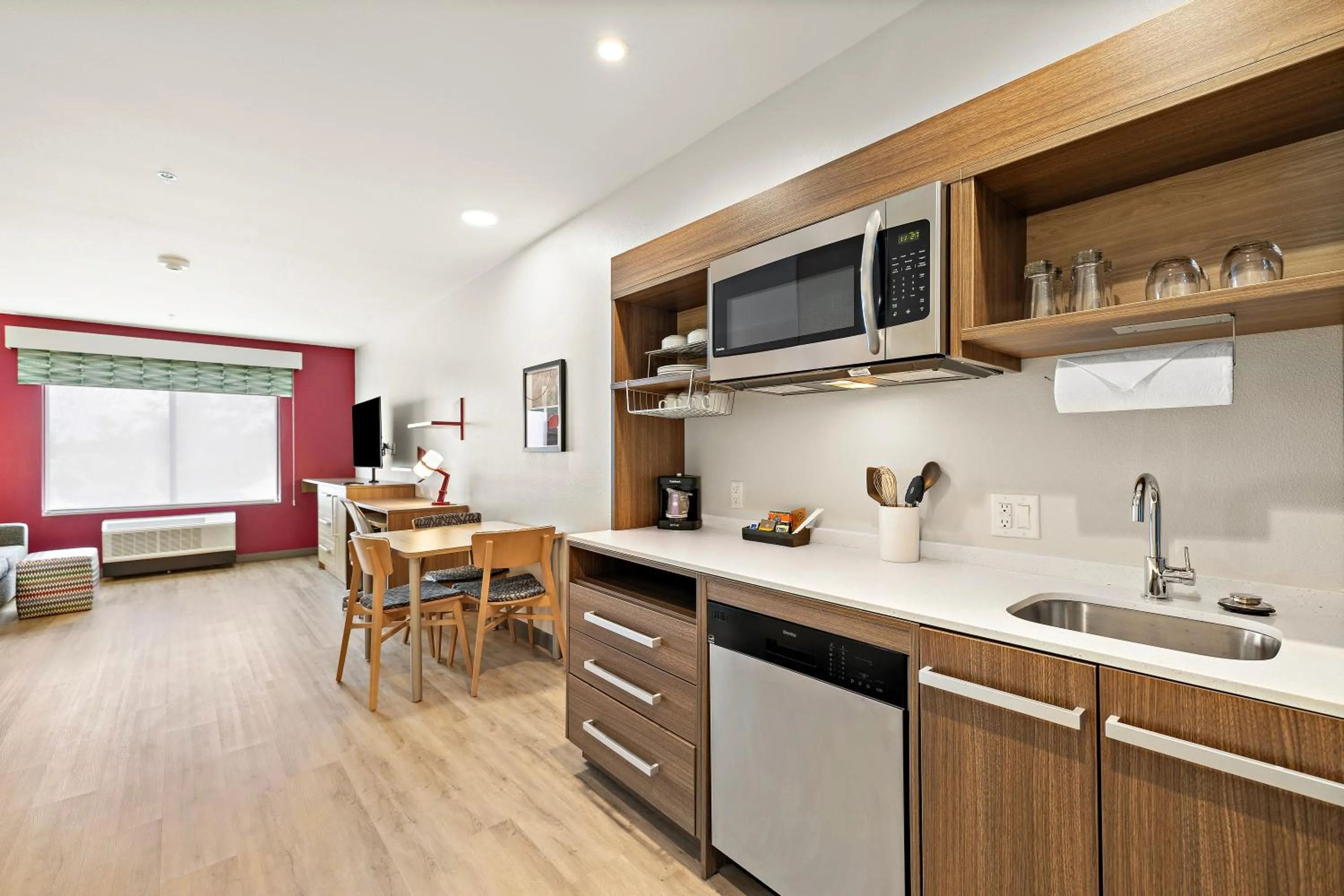 kitchen in Home2 Suites By Hilton Riverside Downtown