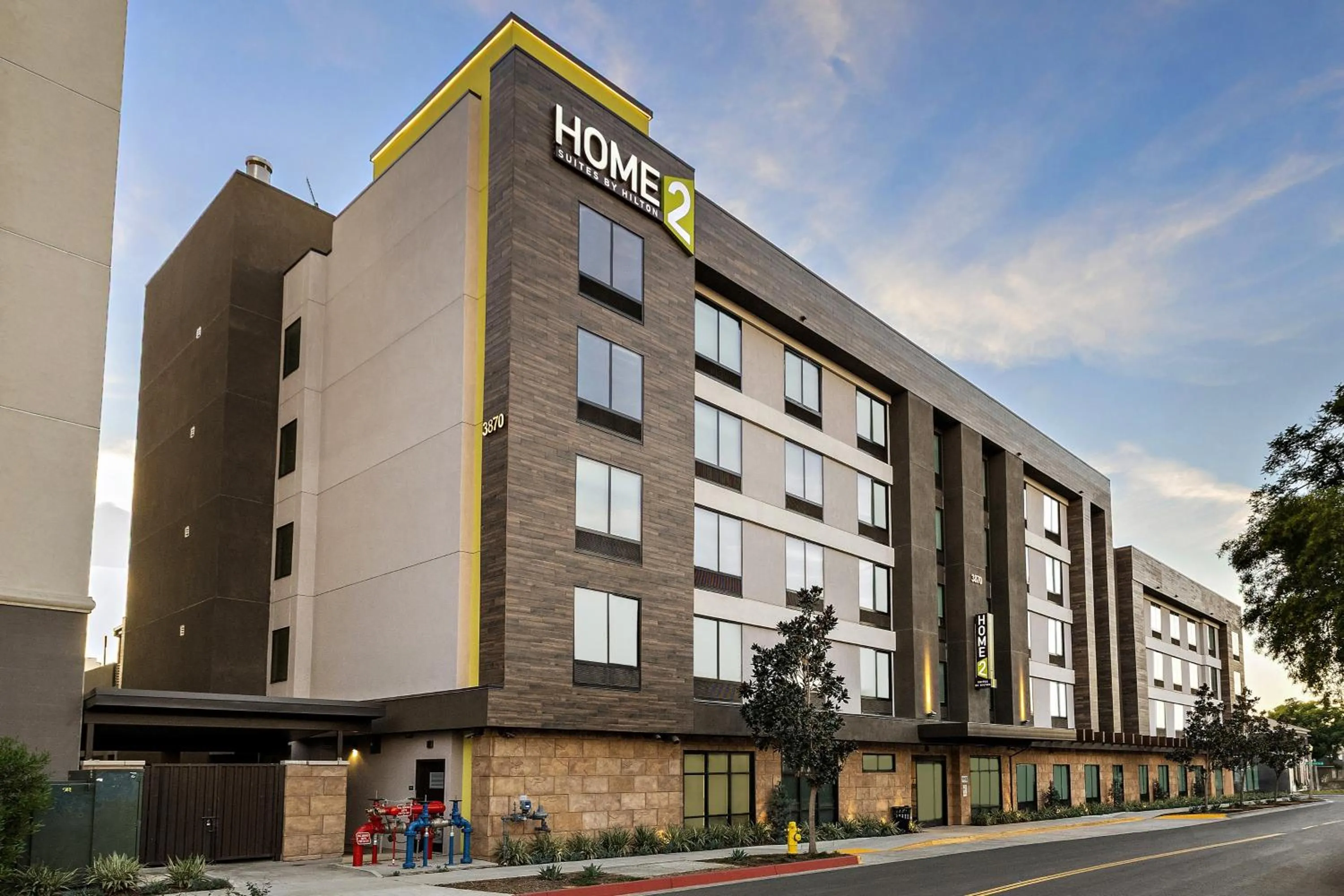 Property building in Home2 Suites By Hilton Riverside Downtown