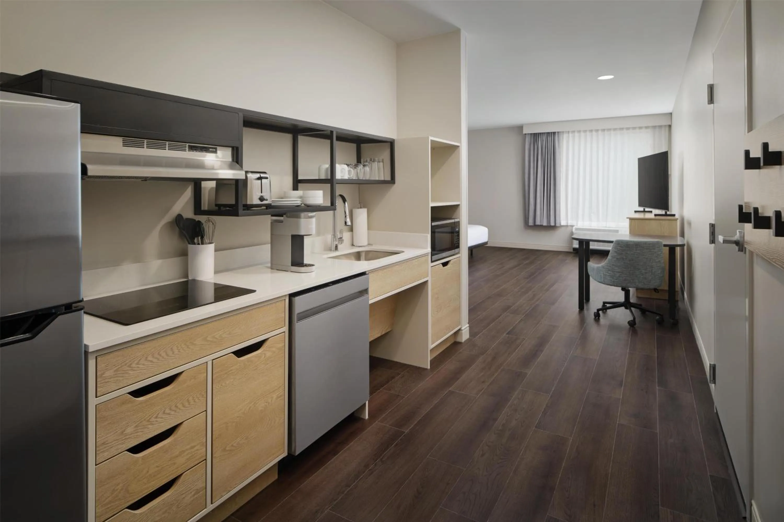 Kitchen or kitchenette in LivSmart Studios By Hilton Tullahoma