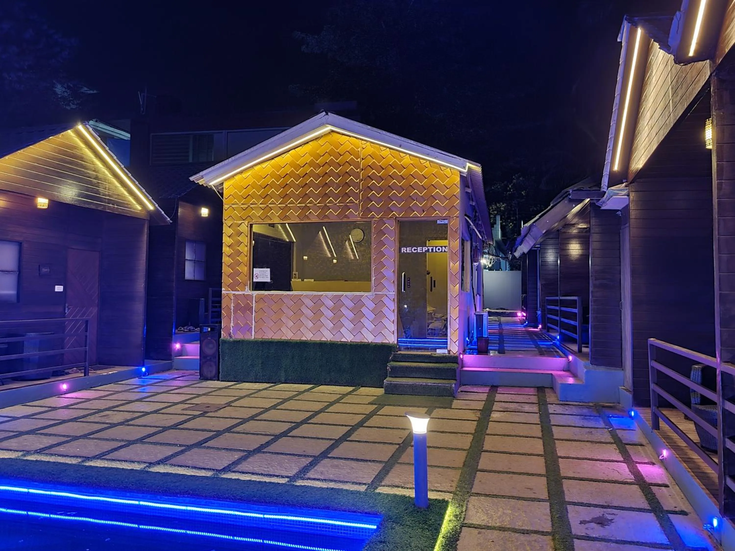 Property building in Wood house beach resort calangute