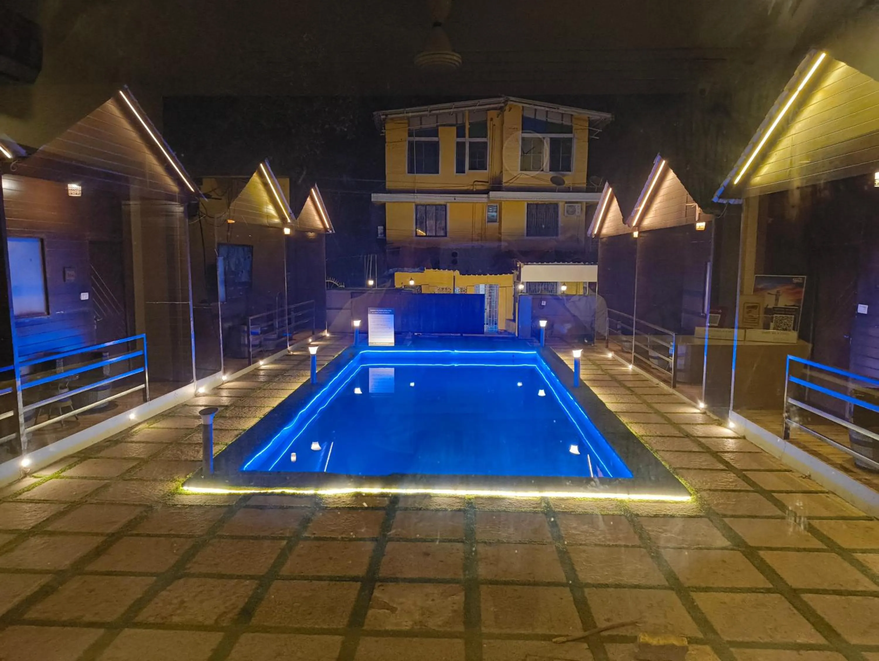 Night in Wood house beach resort calangute