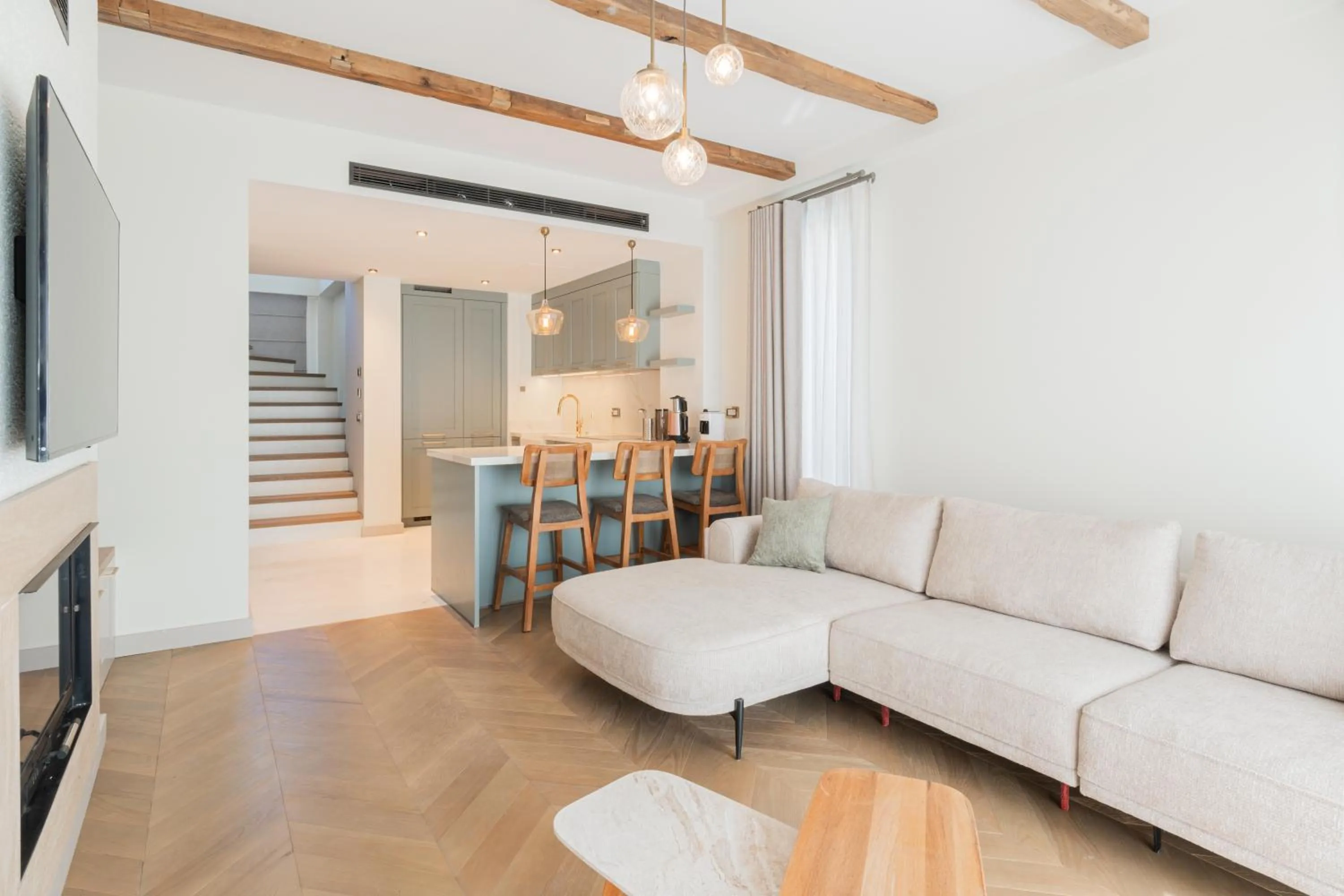 TV and multimedia in Mimosa Mansions