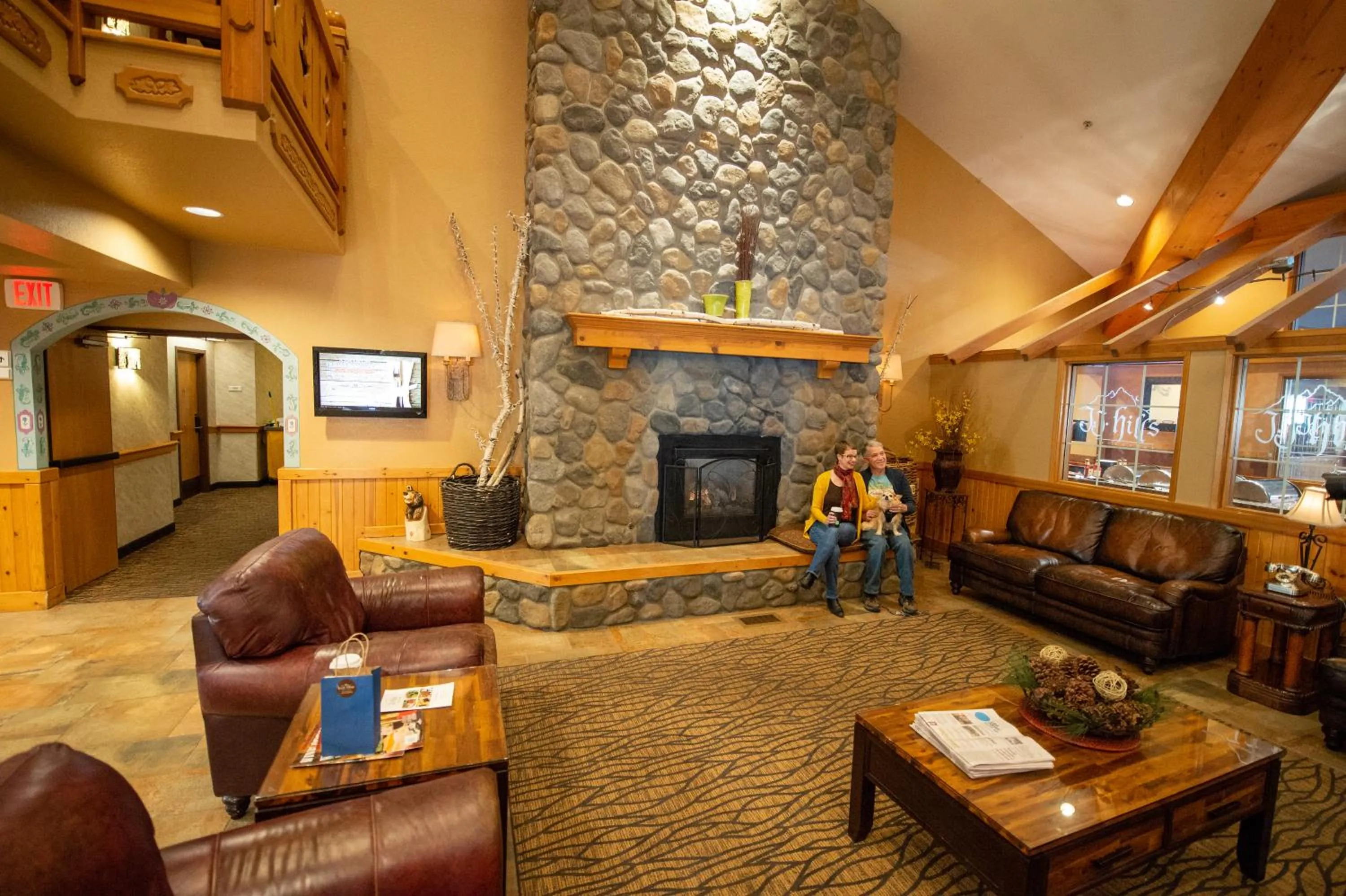 Living room in Icicle Village Resort