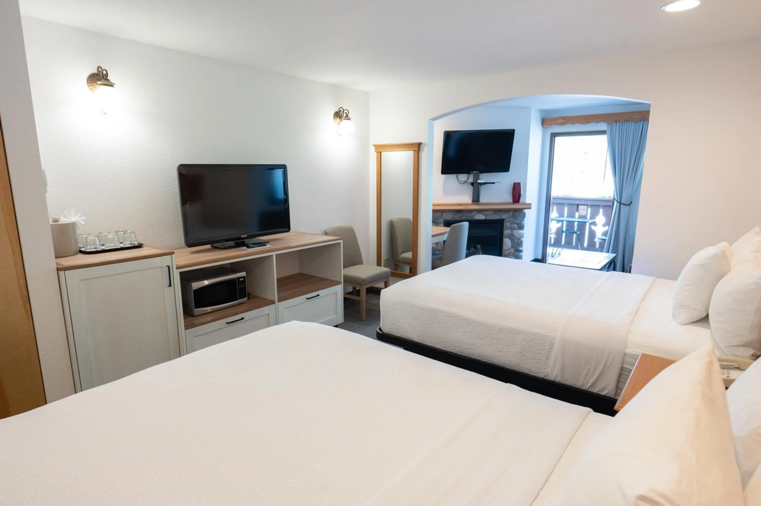 Bed in Icicle Village Resort