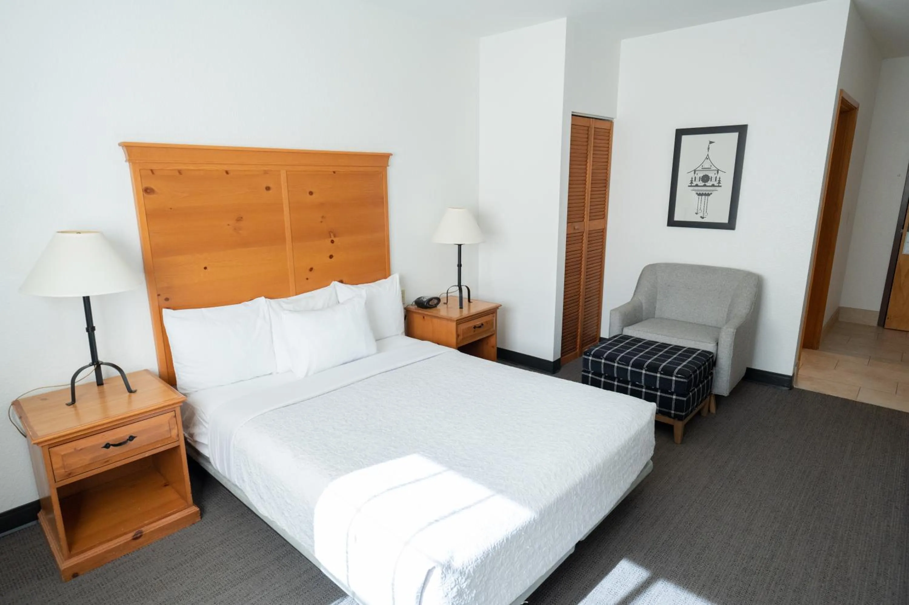 Bed in Icicle Village Resort