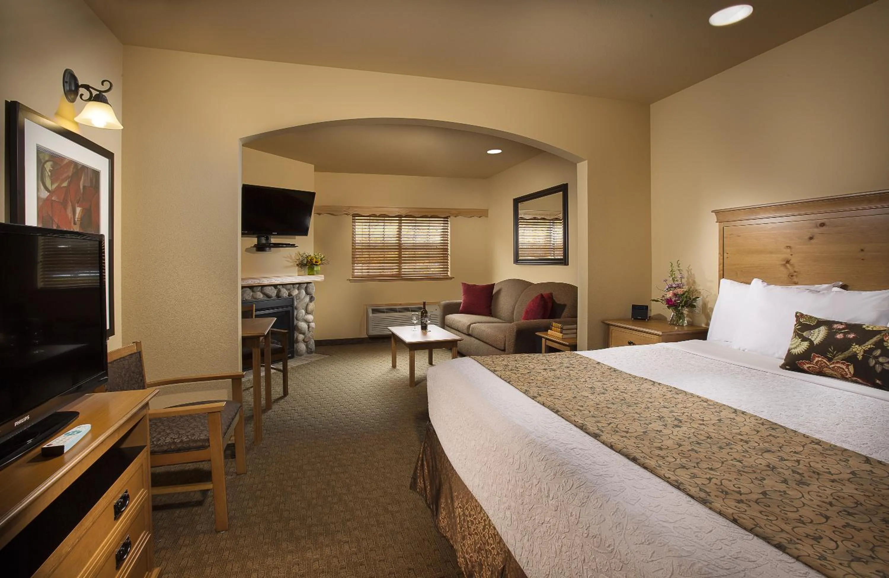 Photo of the whole room, Bed in Icicle Village Resort