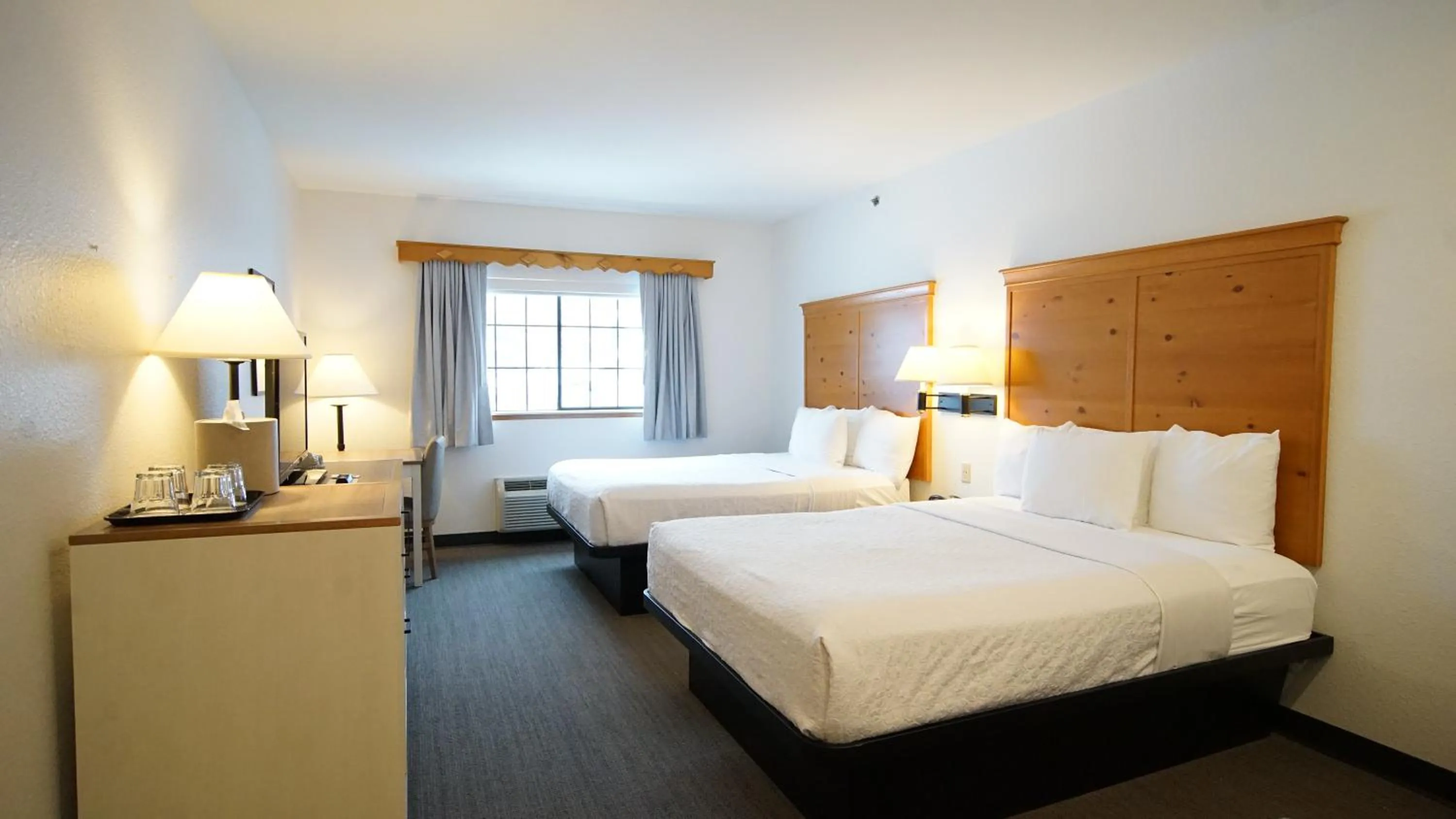 Bed in Icicle Village Resort