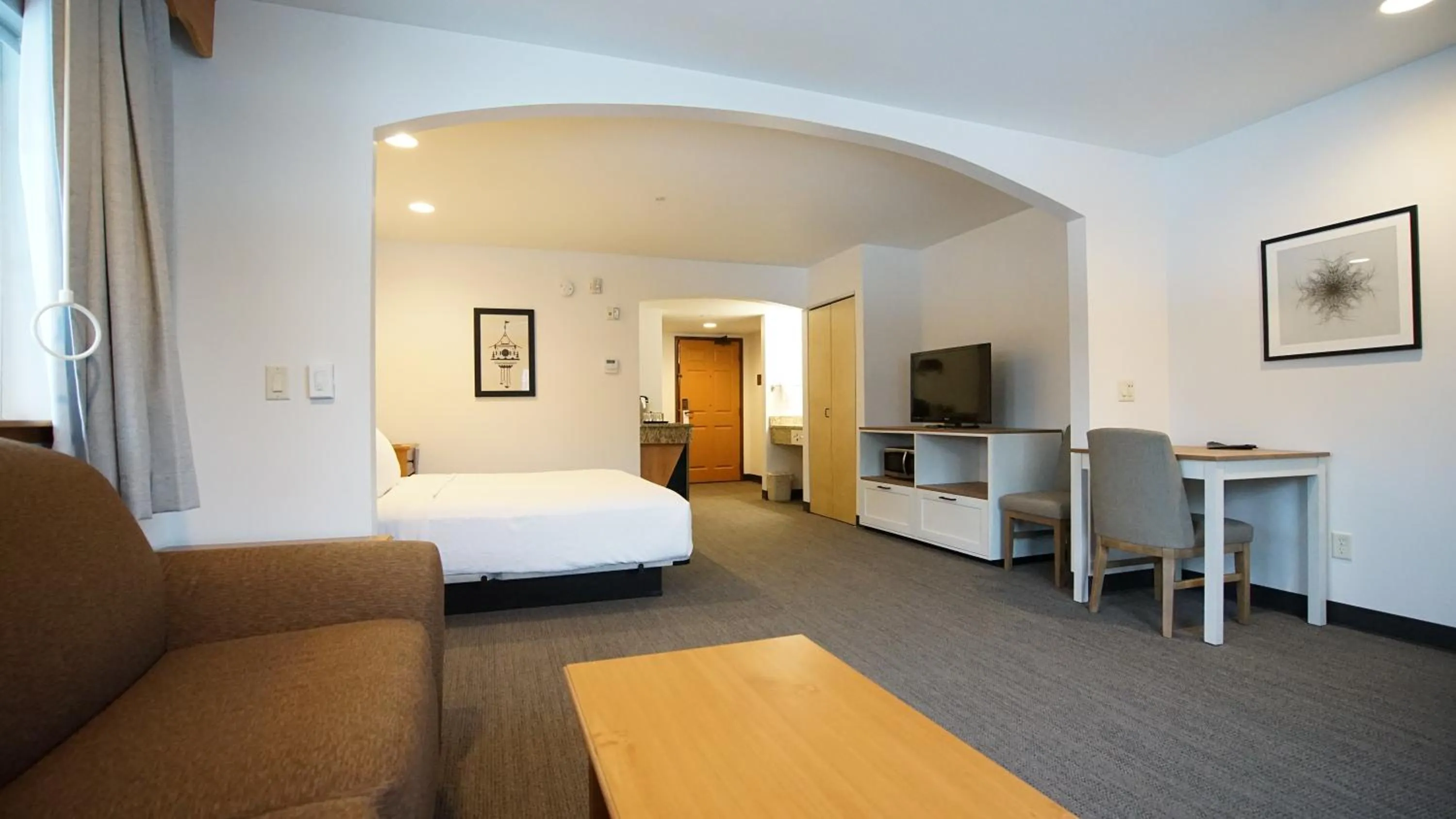 Bed in Icicle Village Resort