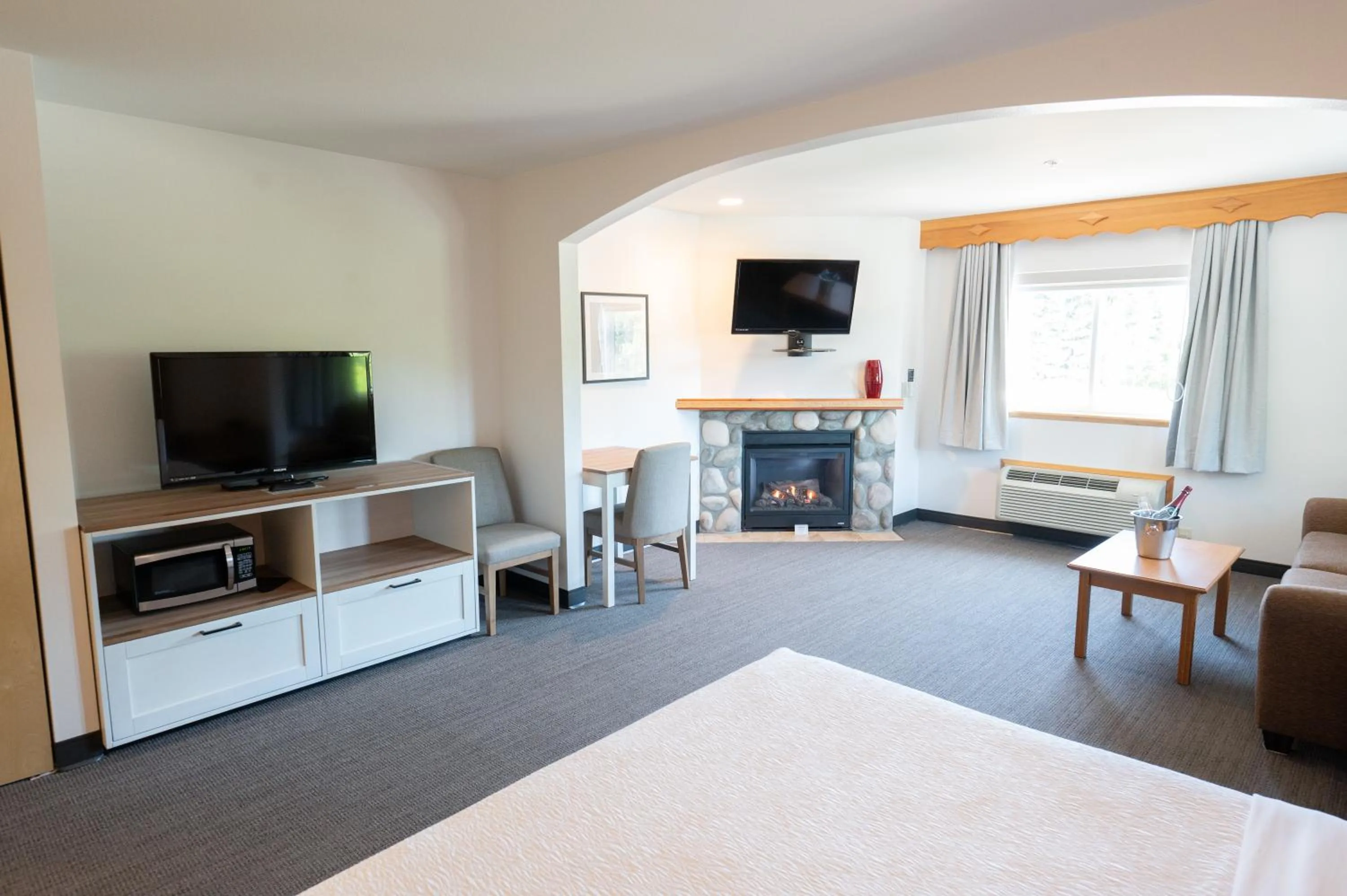 Bed in Icicle Village Resort