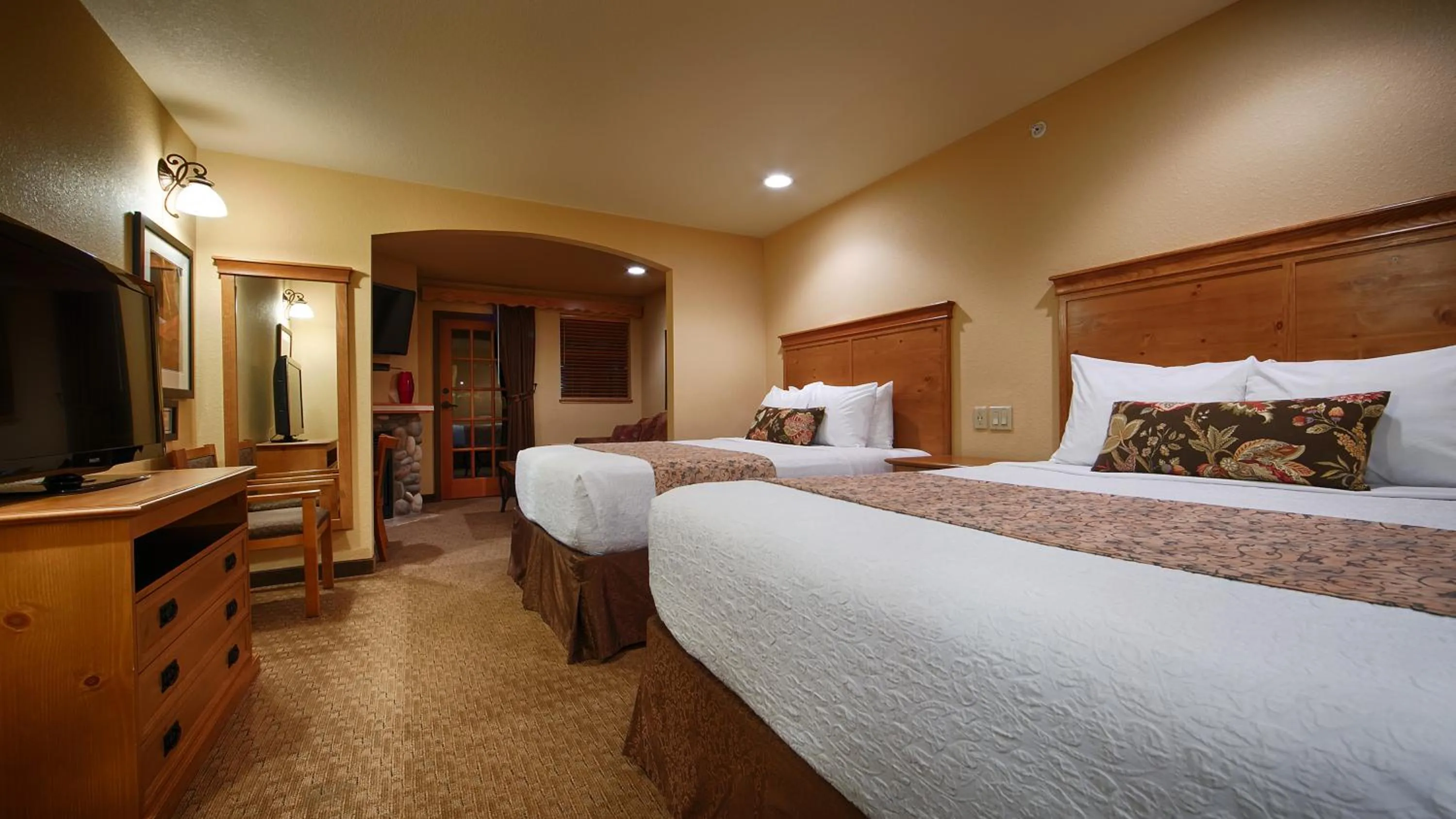 Bedroom, Bed in Icicle Village Resort