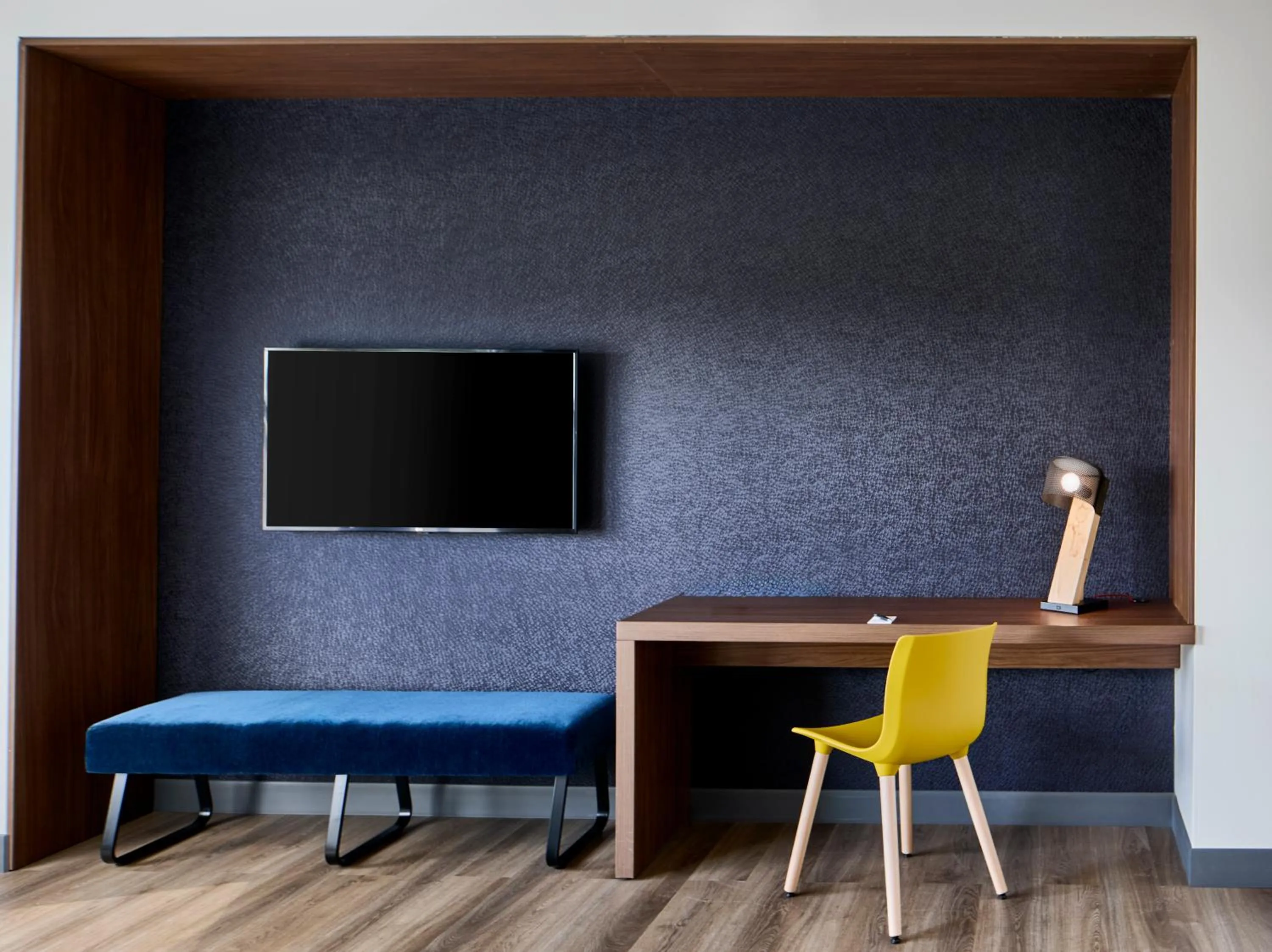 TV and multimedia in Aloft Raleigh