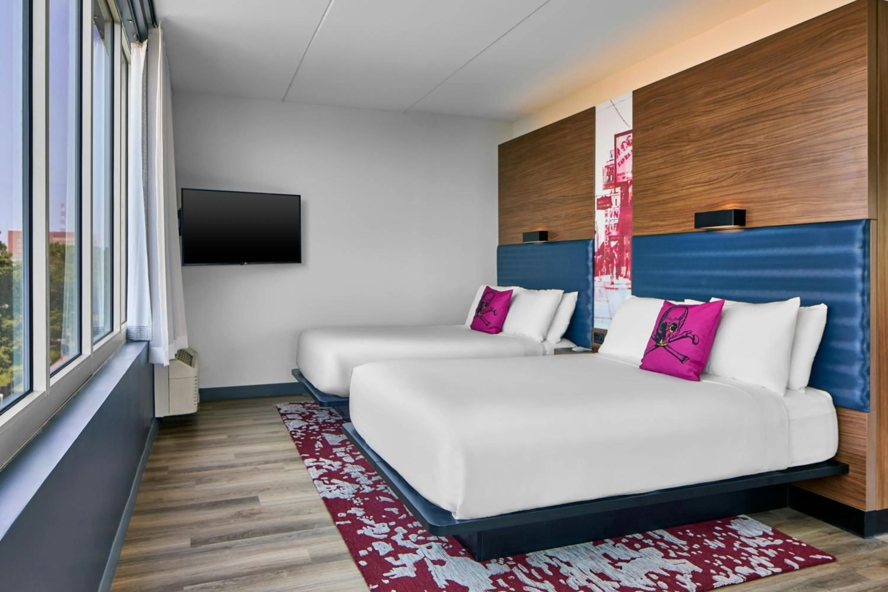 Photo of the whole room, Bed in Aloft Raleigh