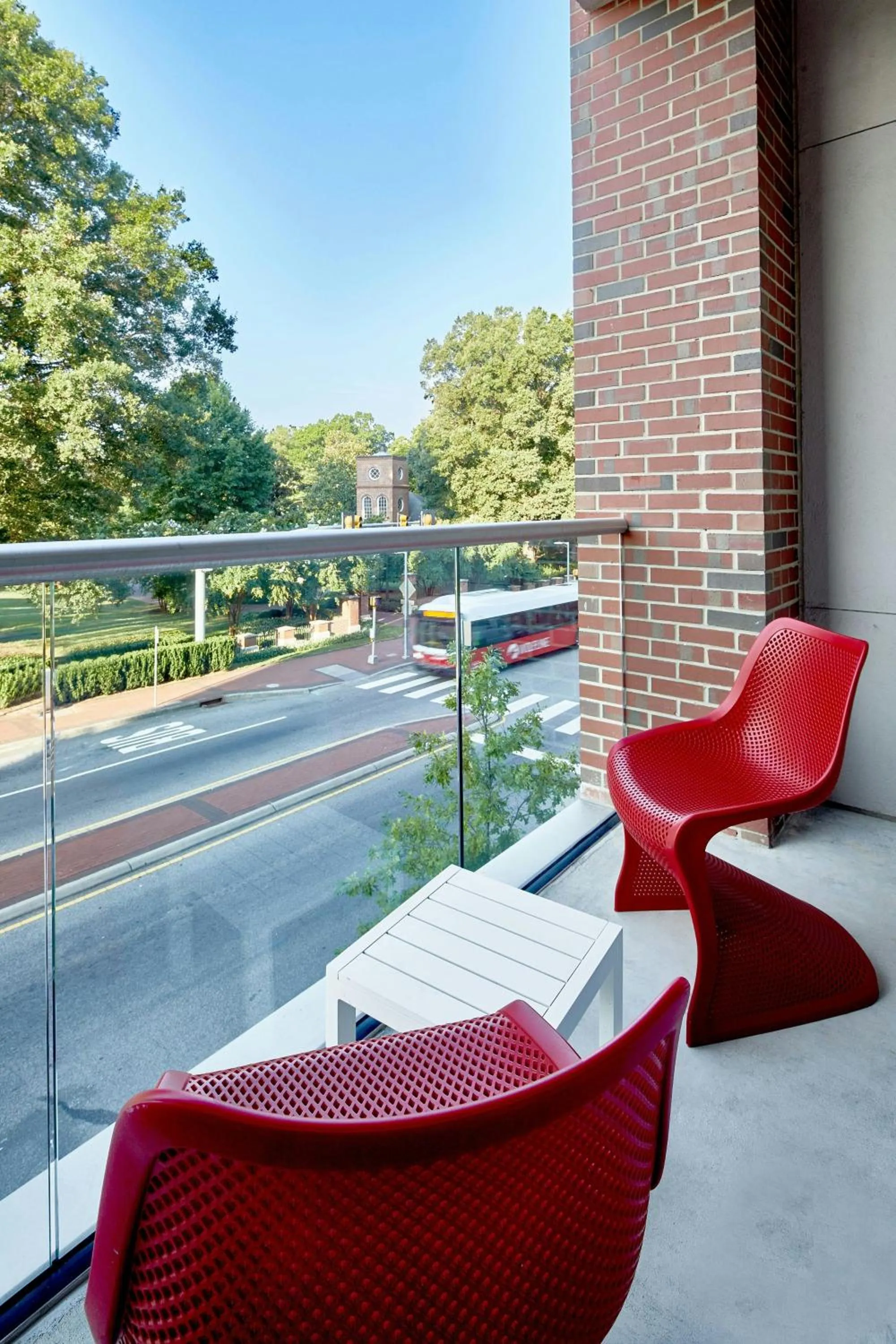 Photo of the whole room in Aloft Raleigh