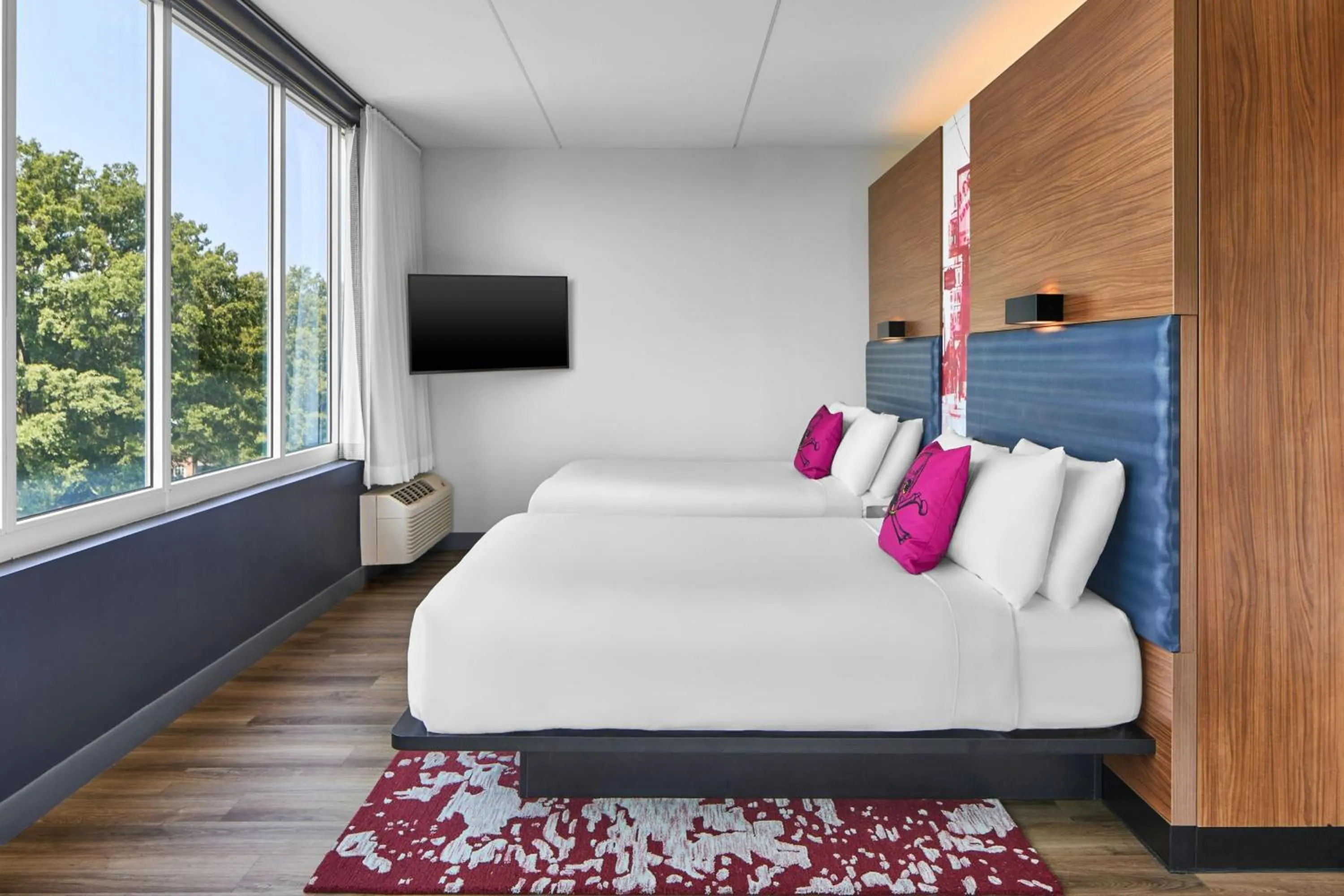 Photo of the whole room, Bed in Aloft Raleigh
