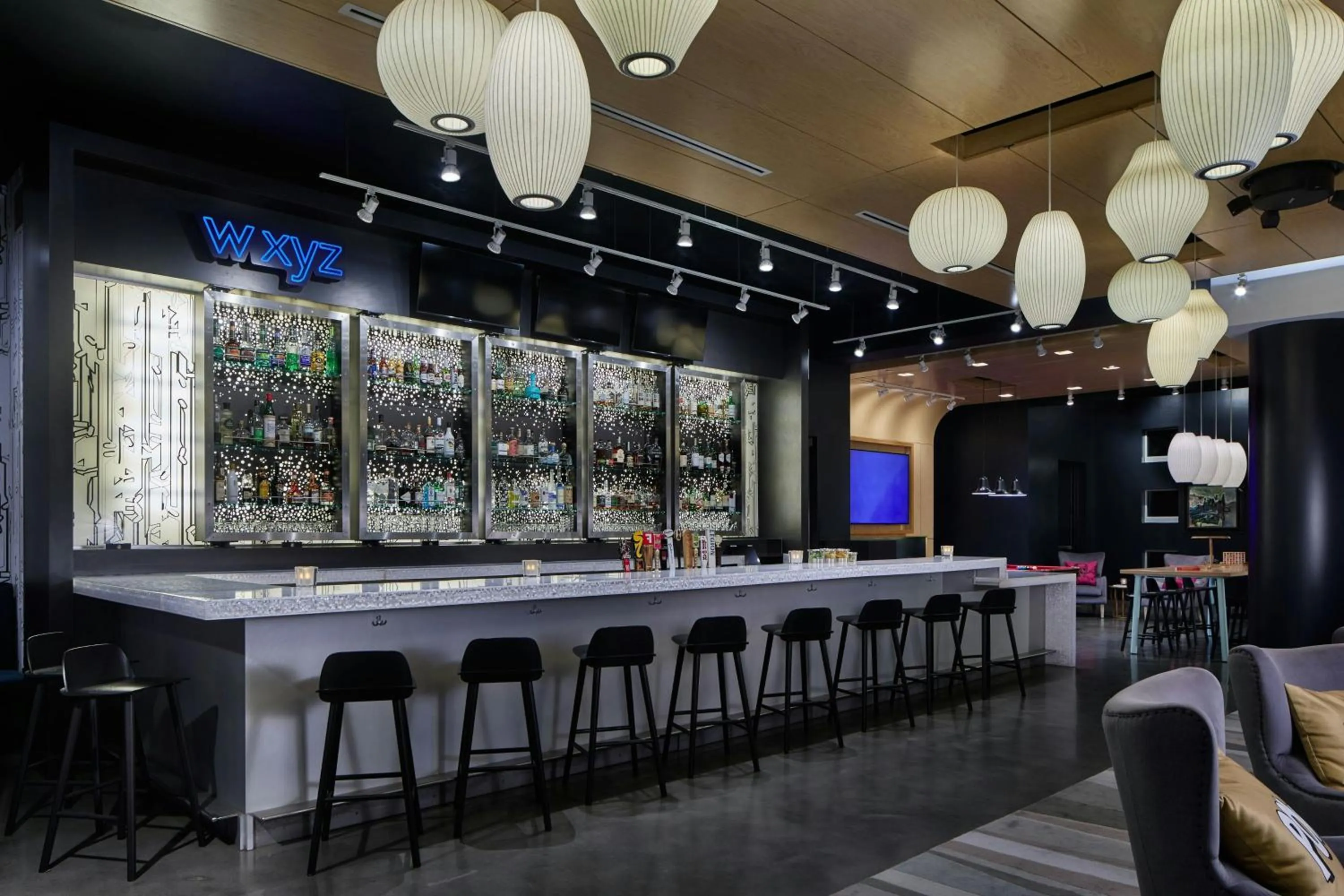 Lounge or bar in Aloft Raleigh