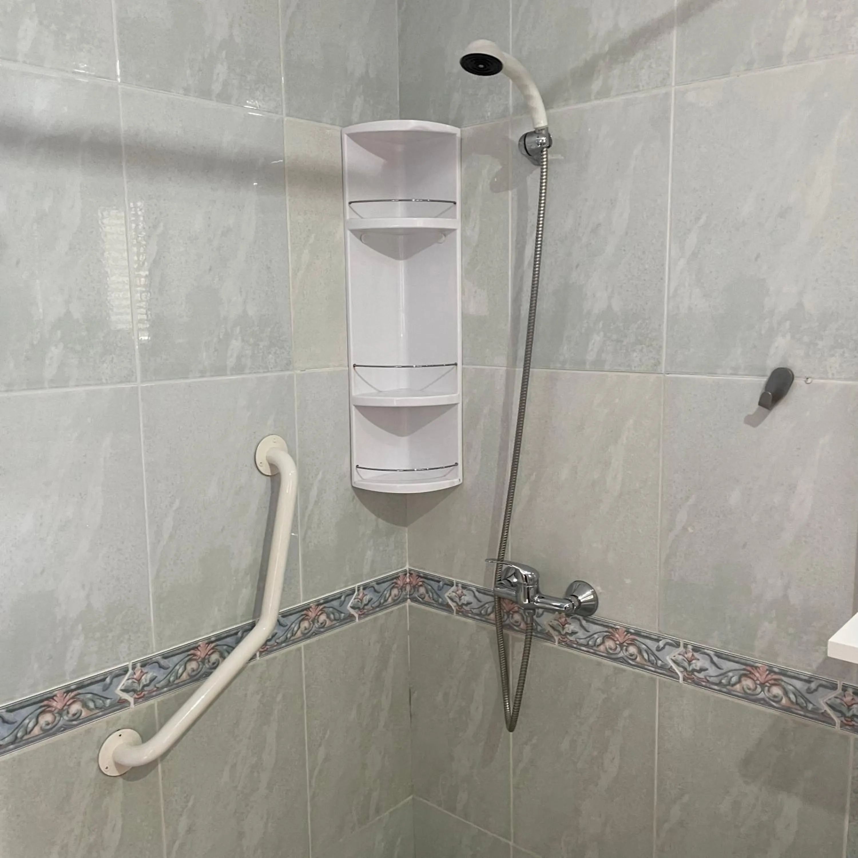 Shower in Hotel Algorfa