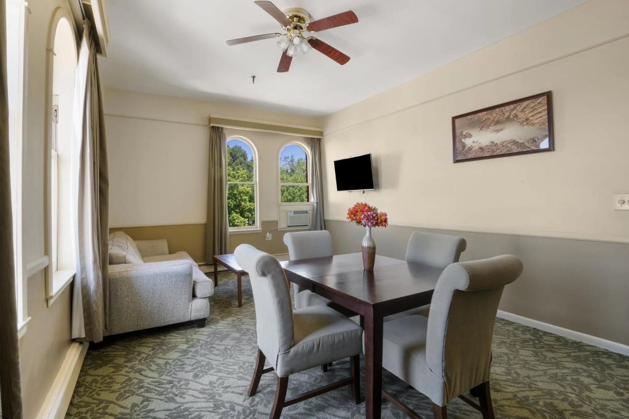 Photo of the whole room in Hotel St Michael, BW Premier Collection