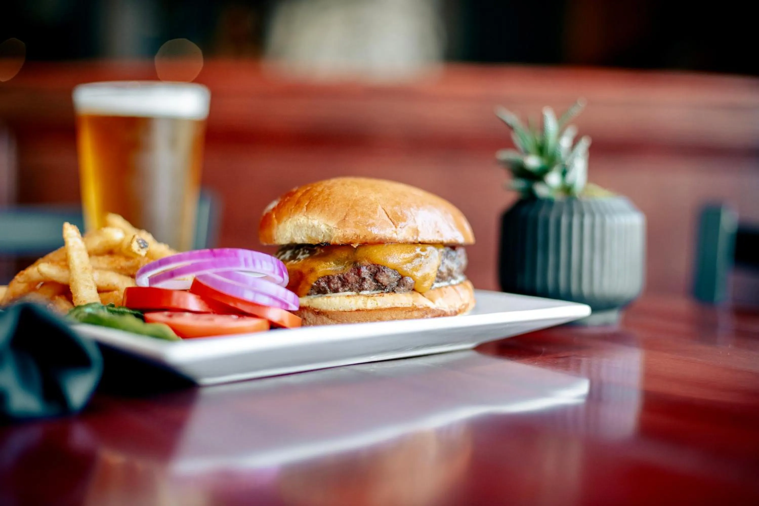 Restaurant/places to eat in Hotel St Michael, BW Premier Collection