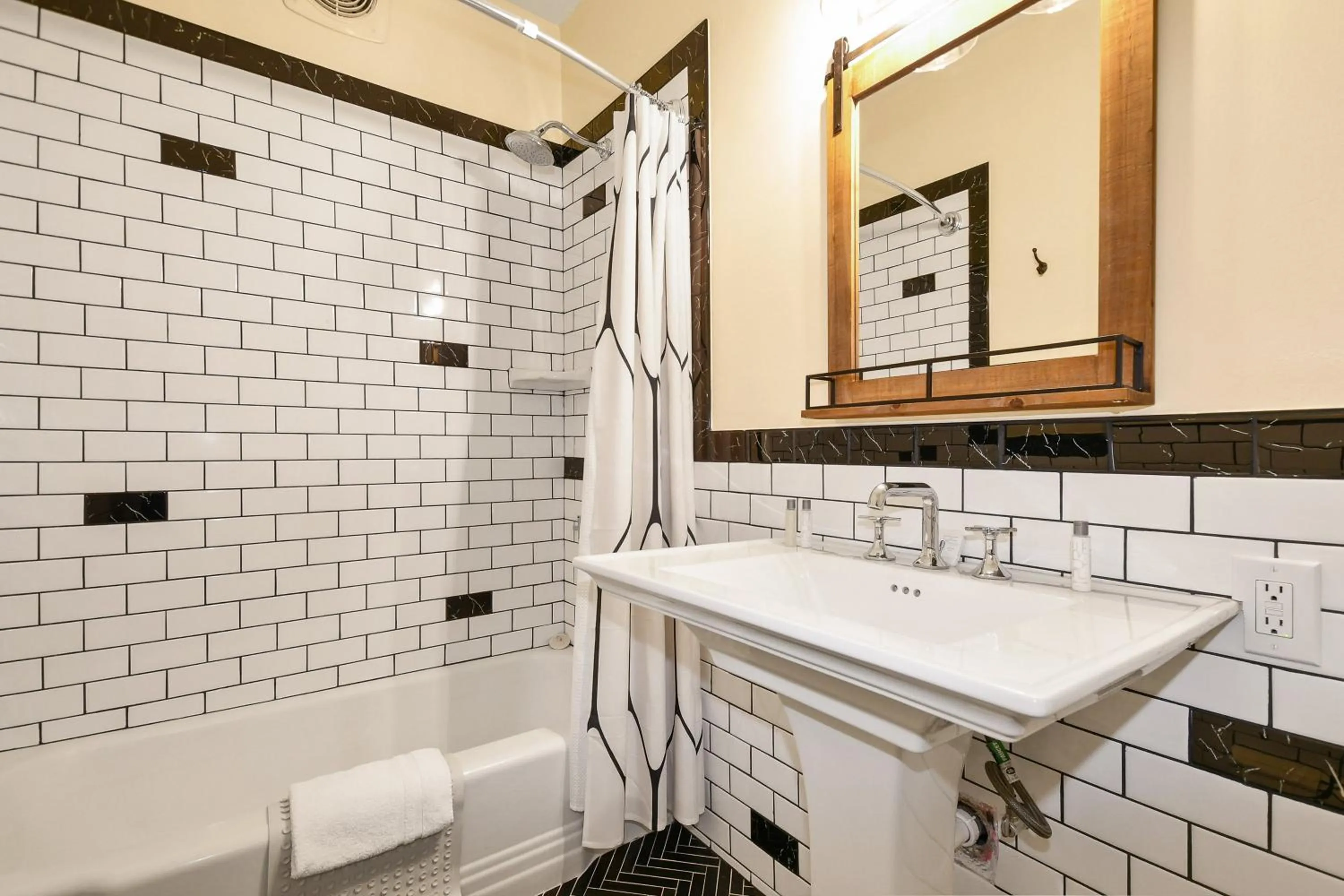 Photo of the whole room in Hotel St Michael, BW Premier Collection