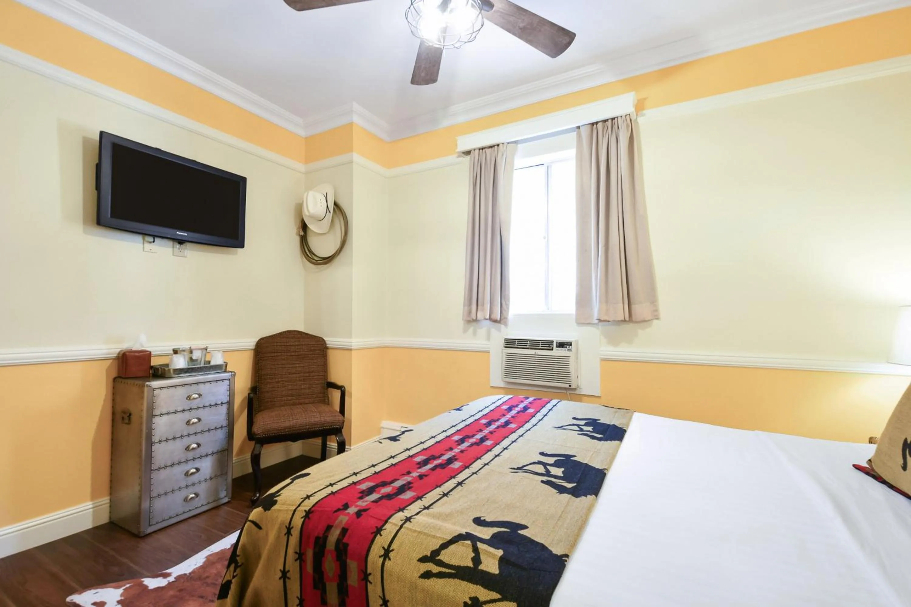 Photo of the whole room in Hotel St Michael, BW Premier Collection