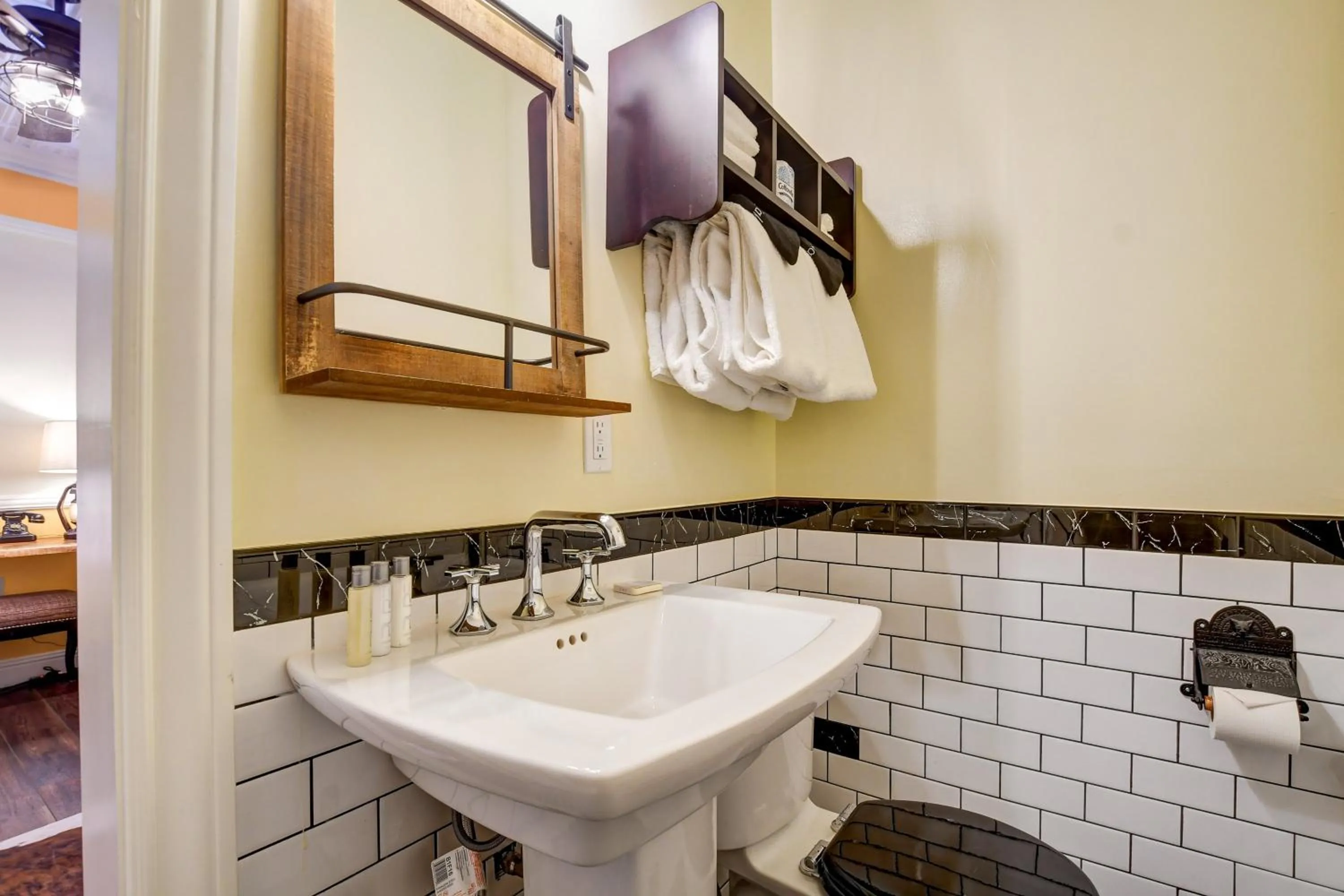 Photo of the whole room in Hotel St Michael, BW Premier Collection