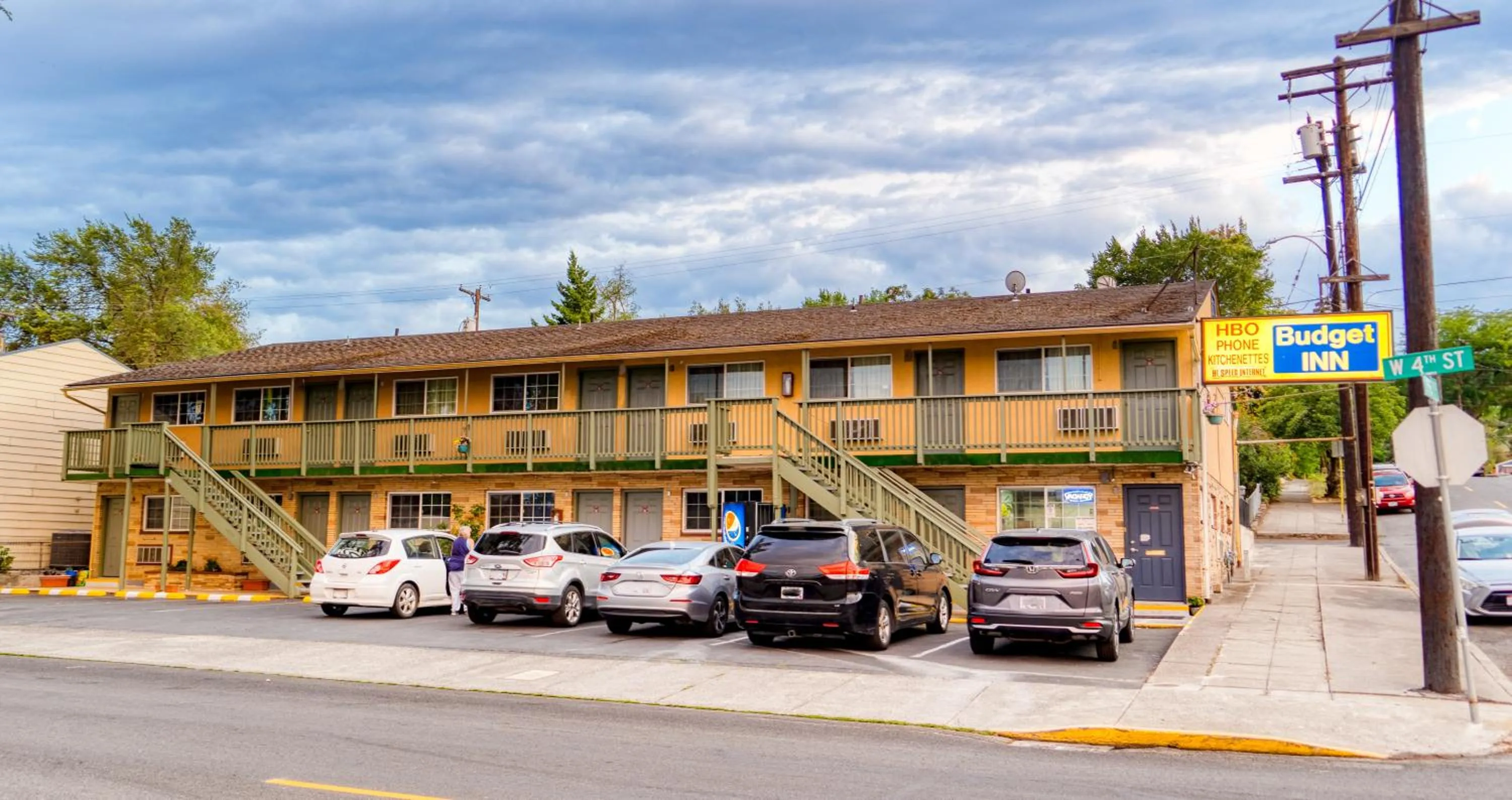 Property building in Budget Inn