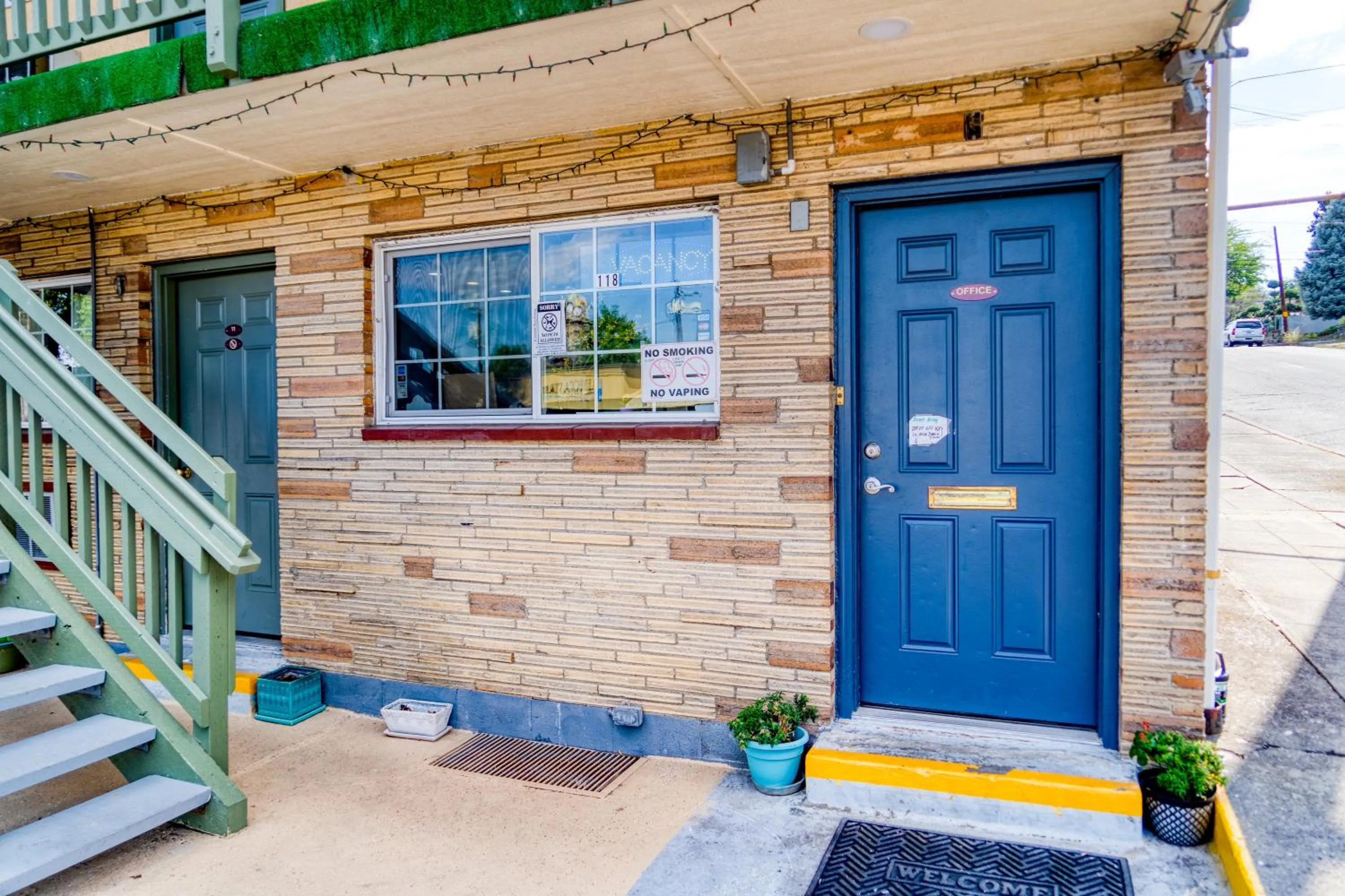 Property building in Budget Inn