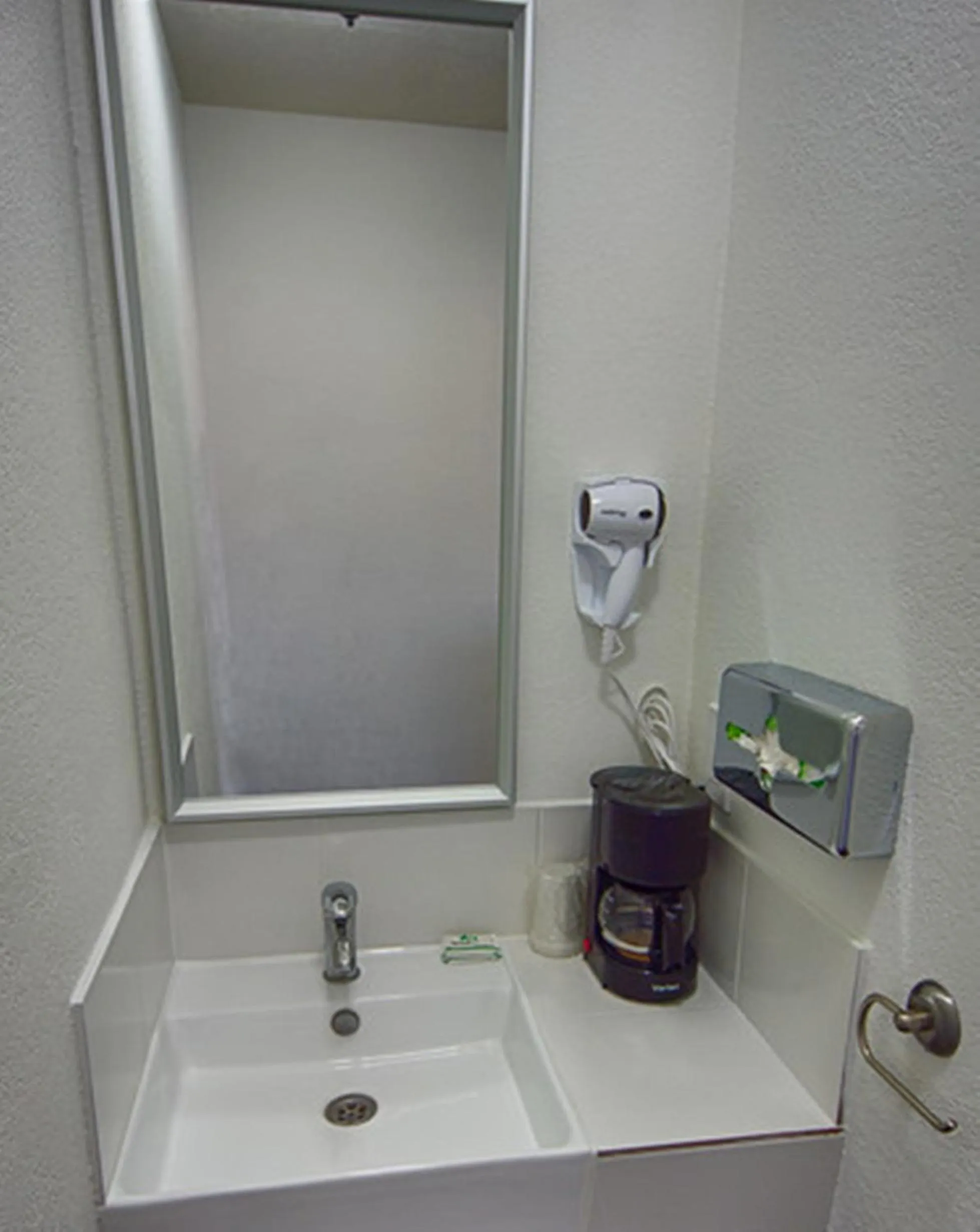 Bathroom in Budget Inn