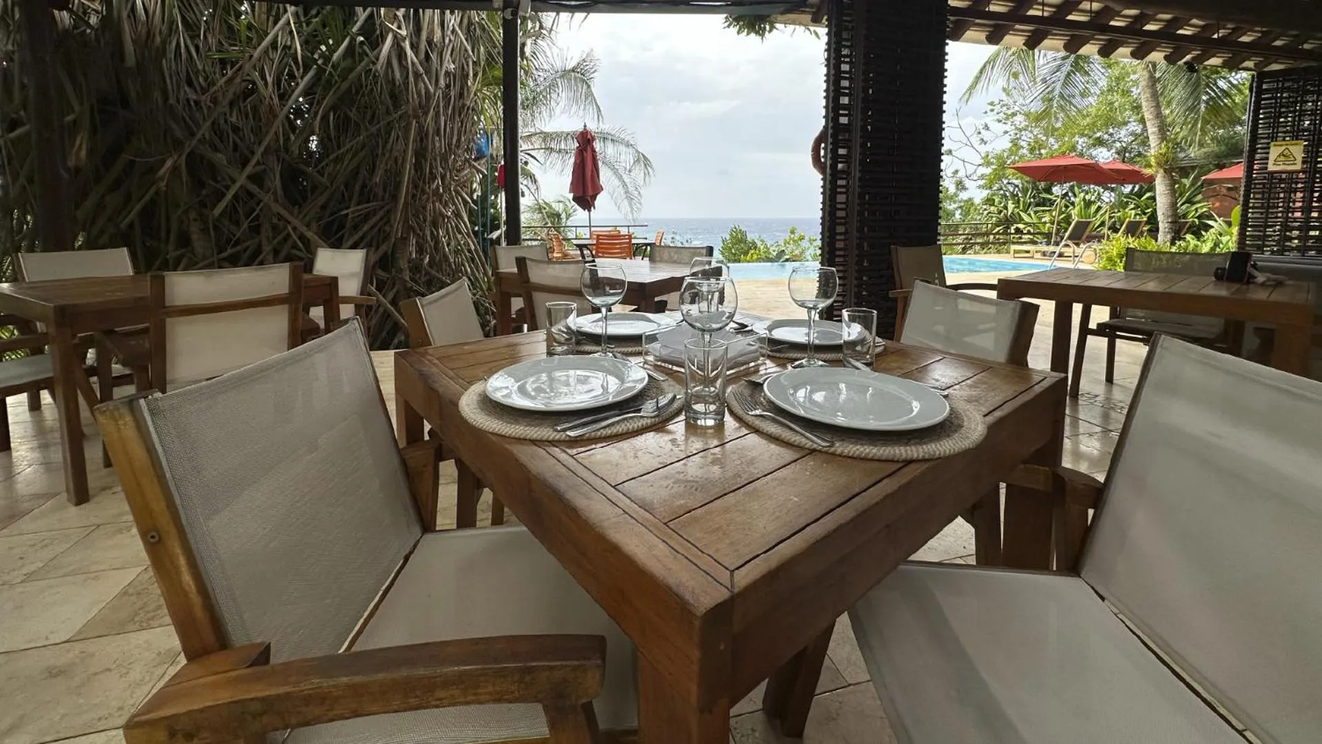 Restaurant/places to eat in Hotel Acantilado de La Tierra by On vacation